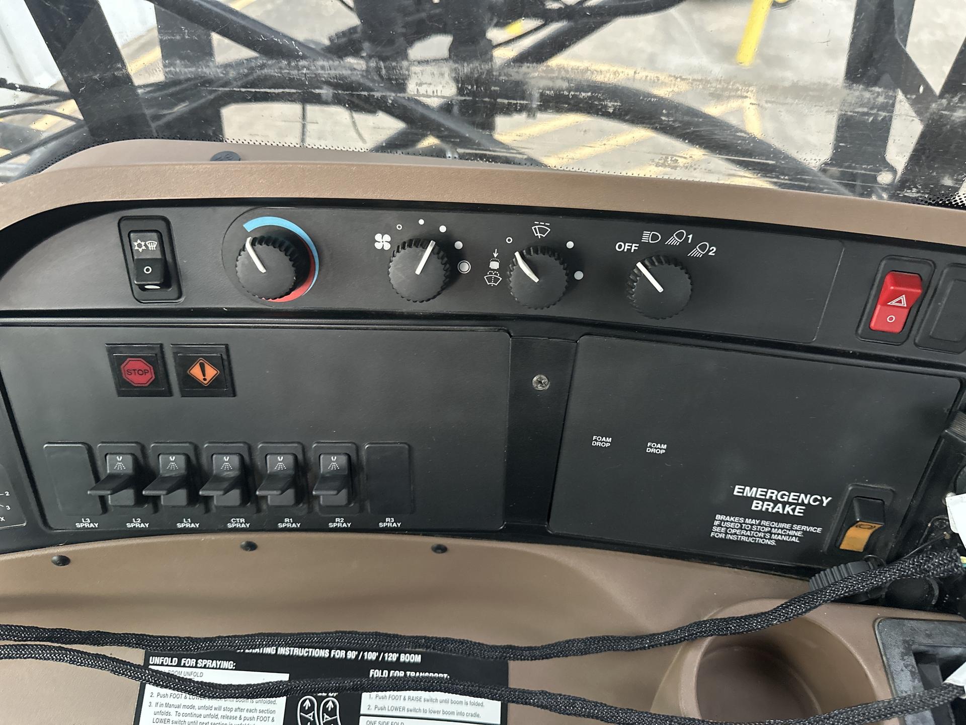 2005 John Deere 4920 Image