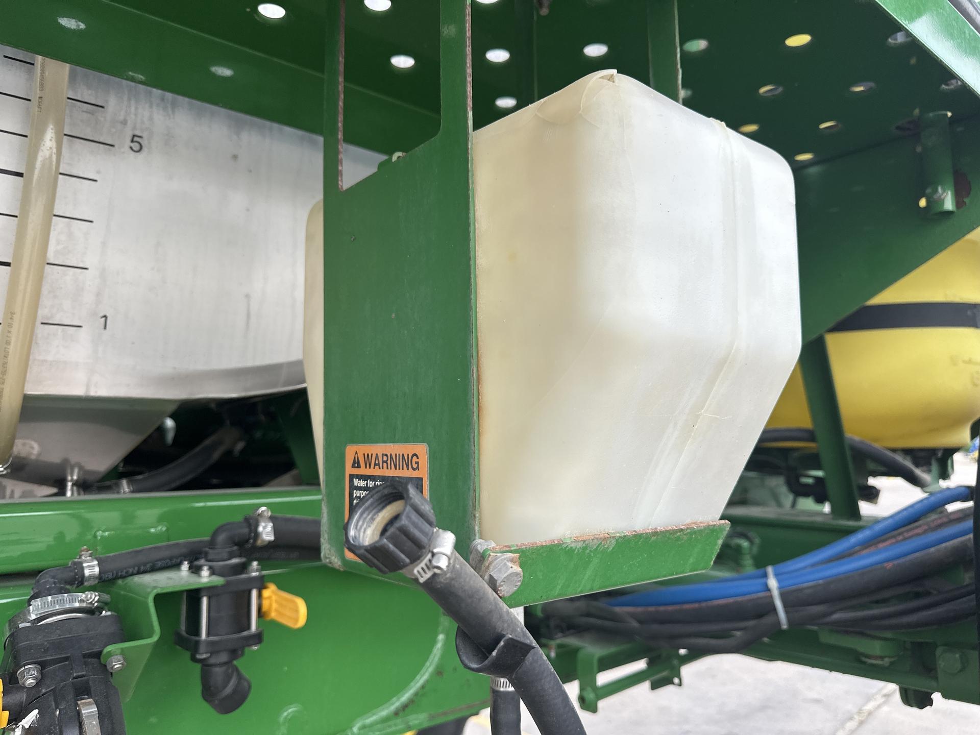 2005 John Deere 4920 Image