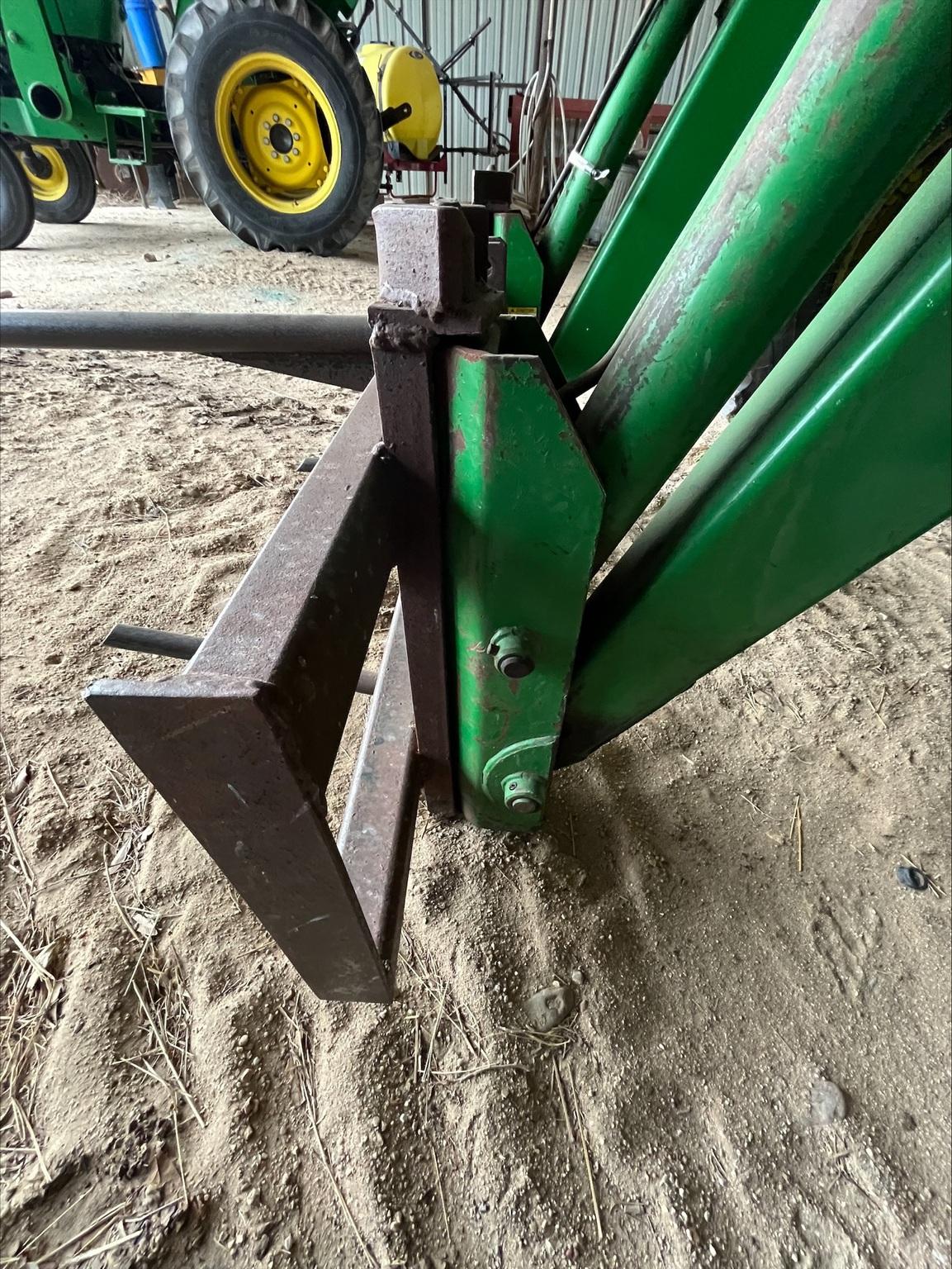 2002 John Deere 7510 Image