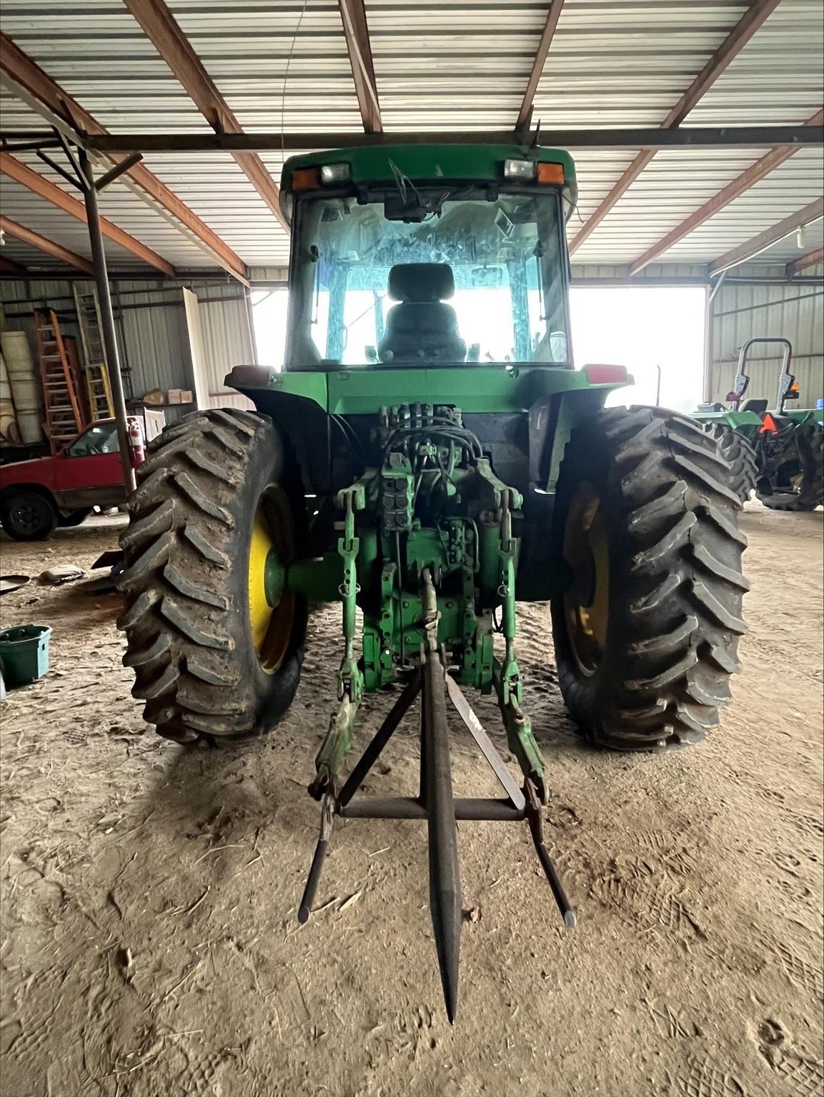 2002 John Deere 7510 Image