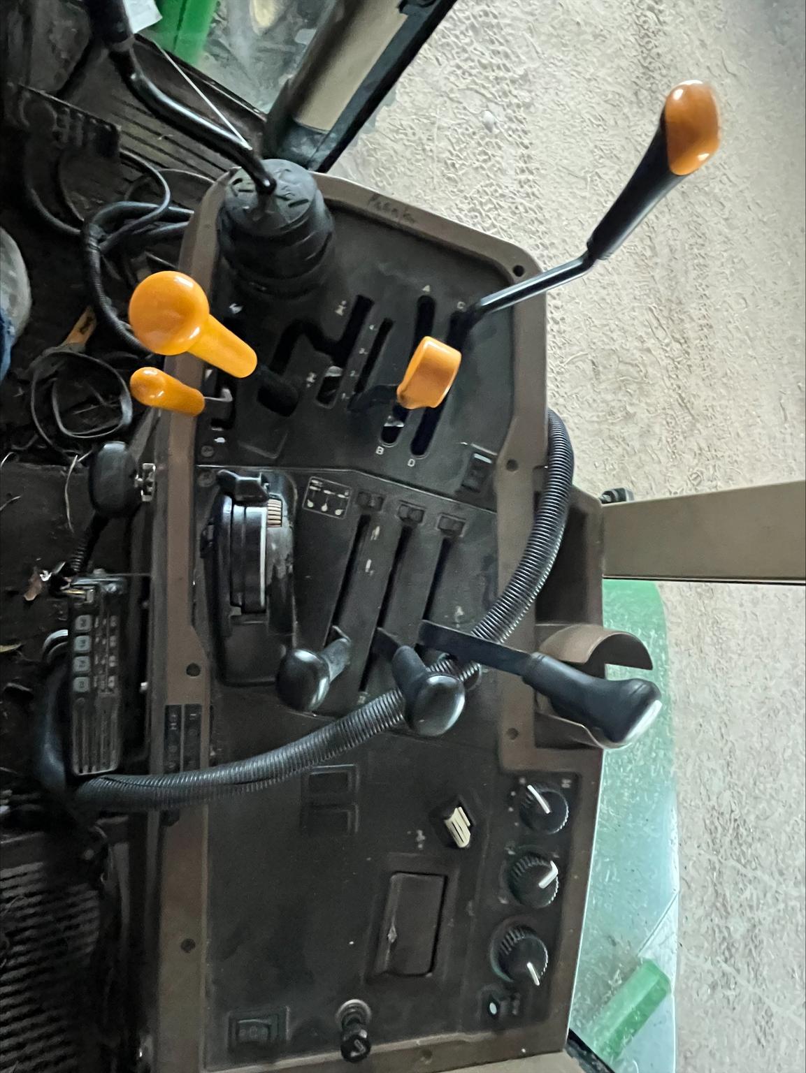 2002 John Deere 7510 Image