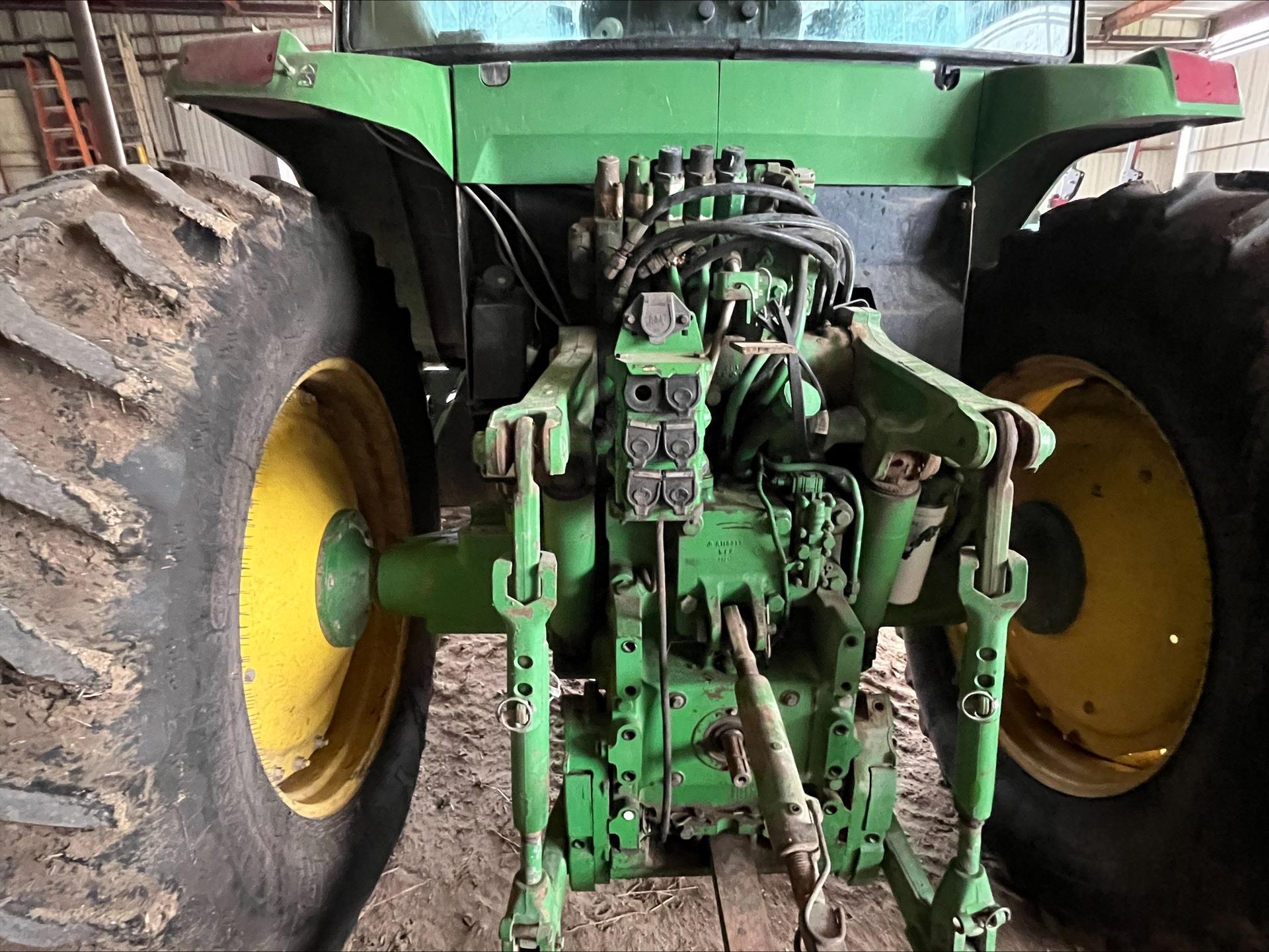 2002 John Deere 7510 Image
