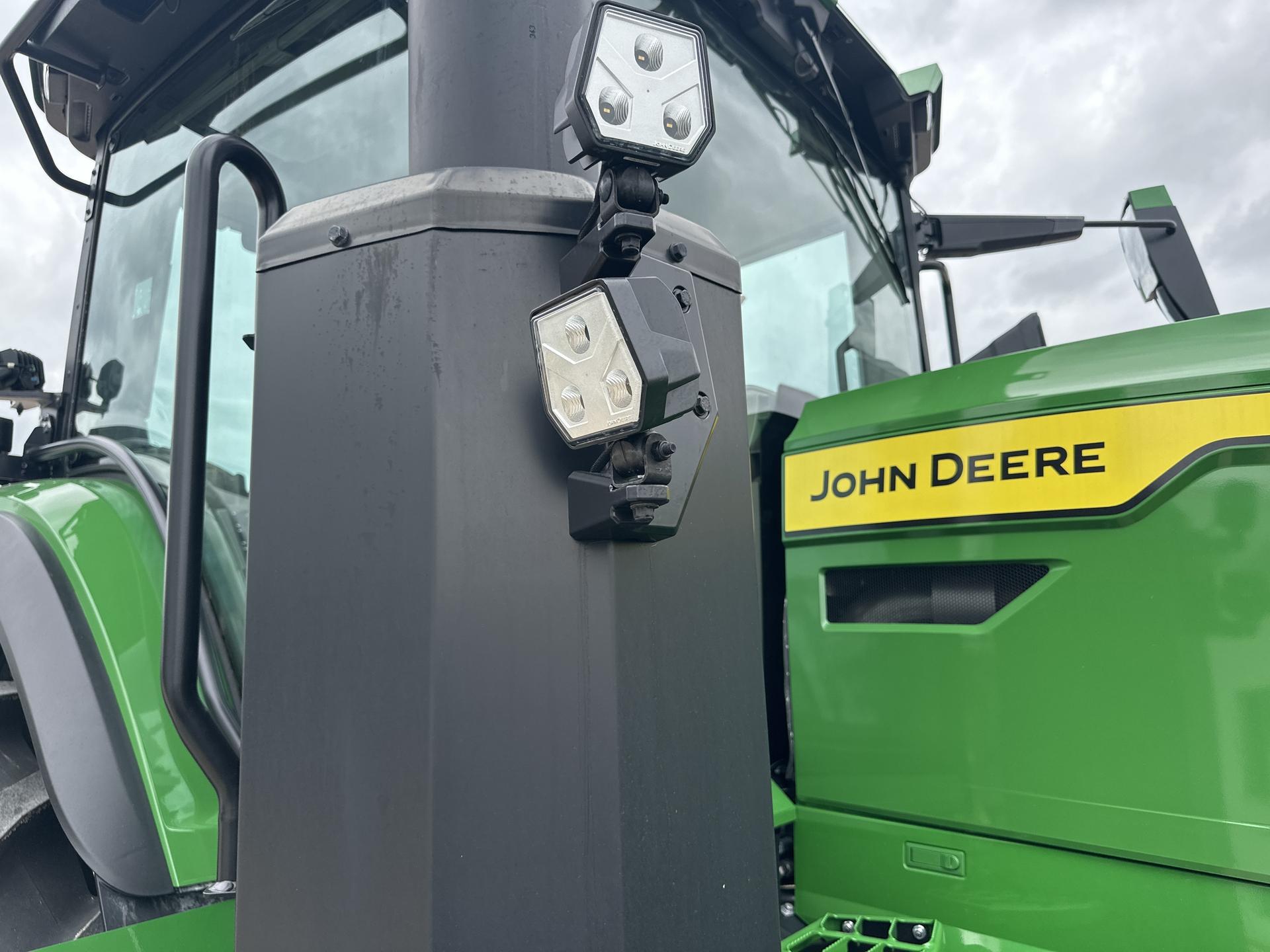 2023 John Deere 7R 230 Image