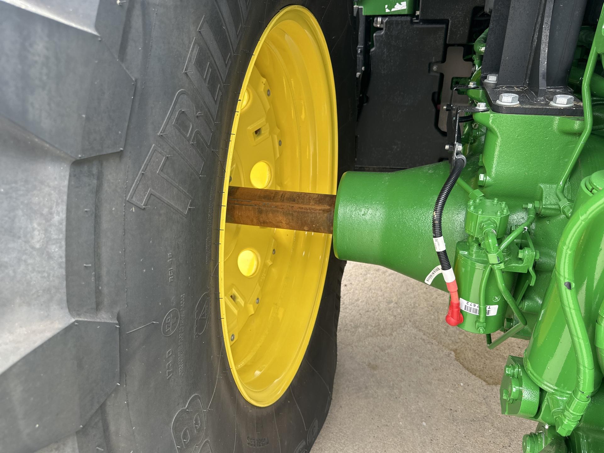 2023 John Deere 7R 230 Image