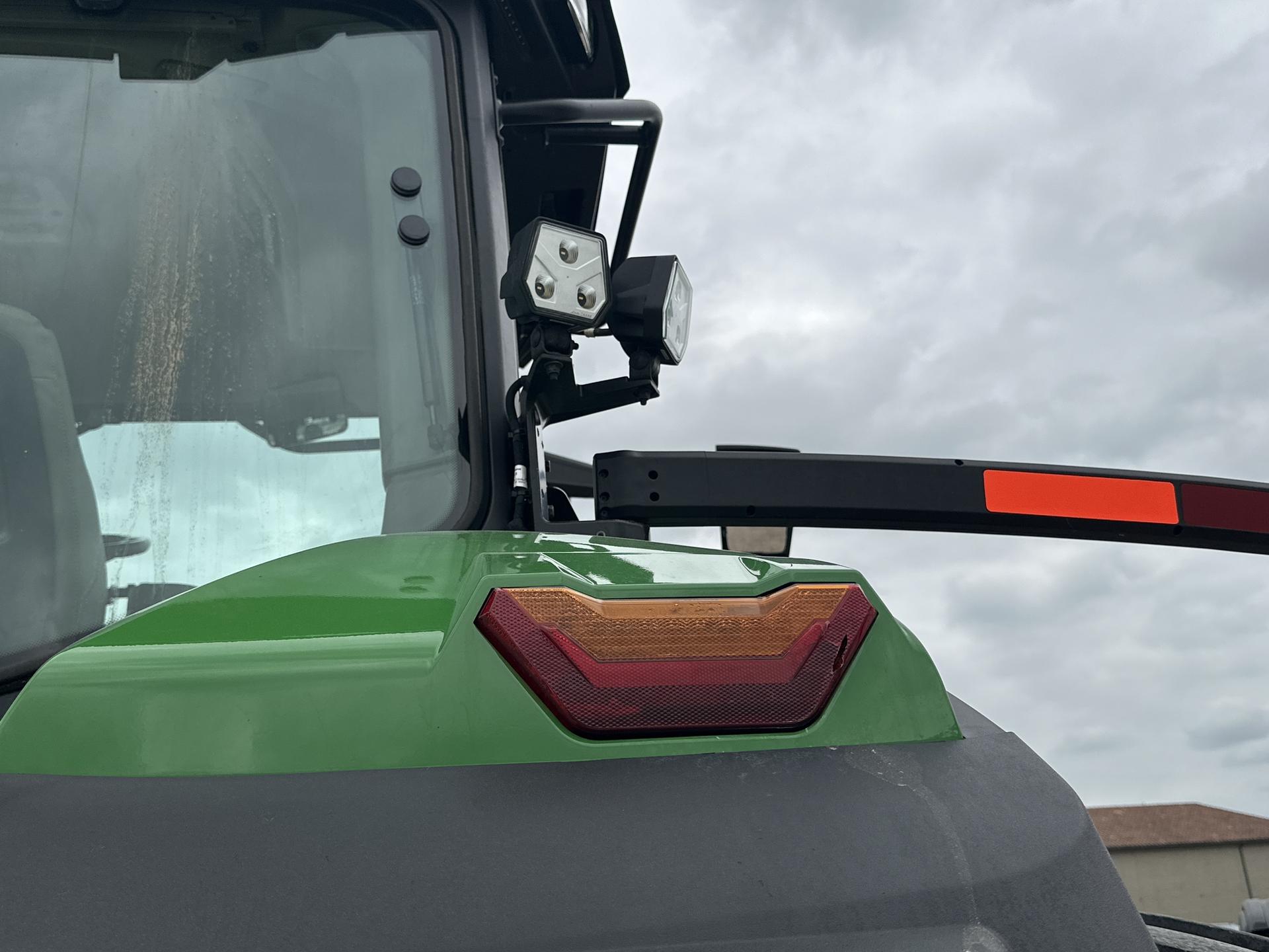 2023 John Deere 7R 230 Image