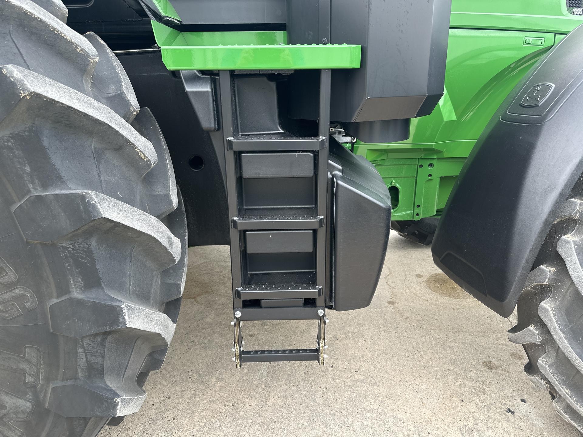 2023 John Deere 7R 230 Image
