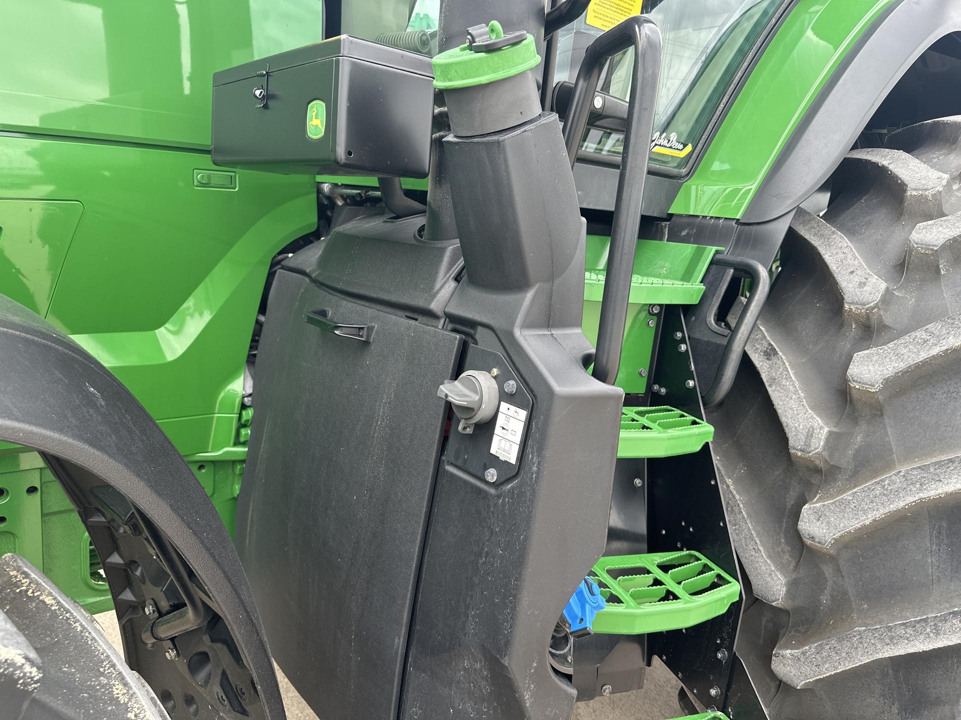 2023 John Deere 7R 230 Image