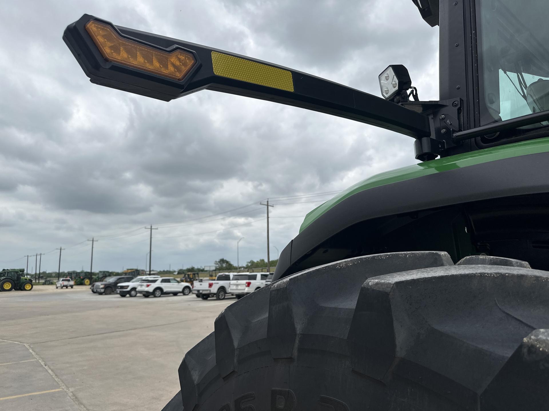 2023 John Deere 7R 230 Image
