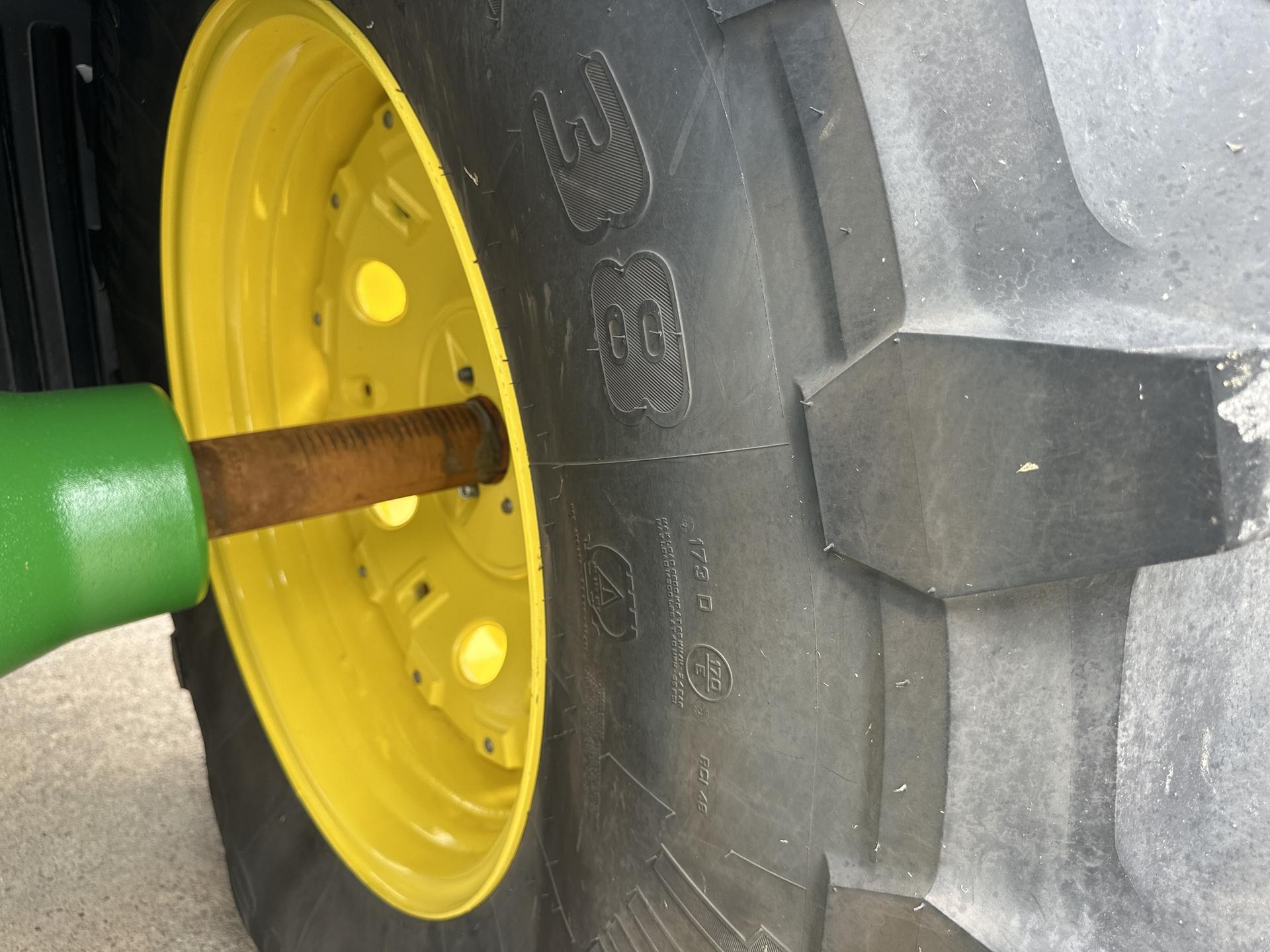 2023 John Deere 7R 230 Image