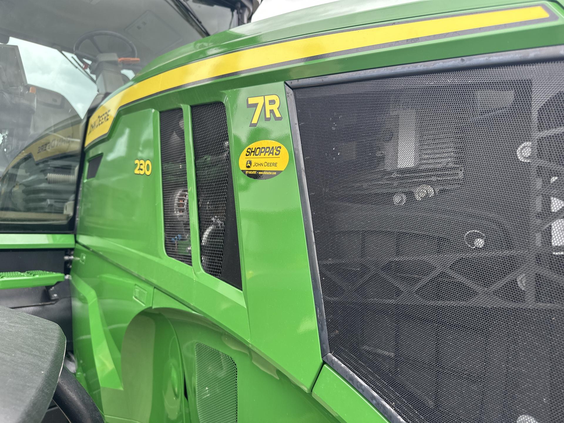 2023 John Deere 7R 230 Image