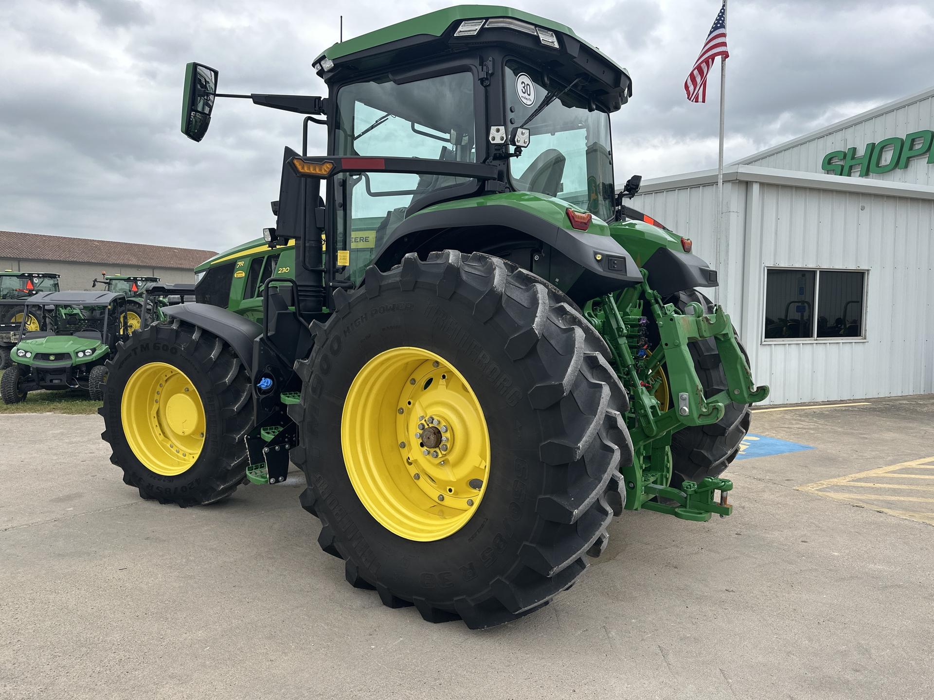 2023 John Deere 7R 230 Image