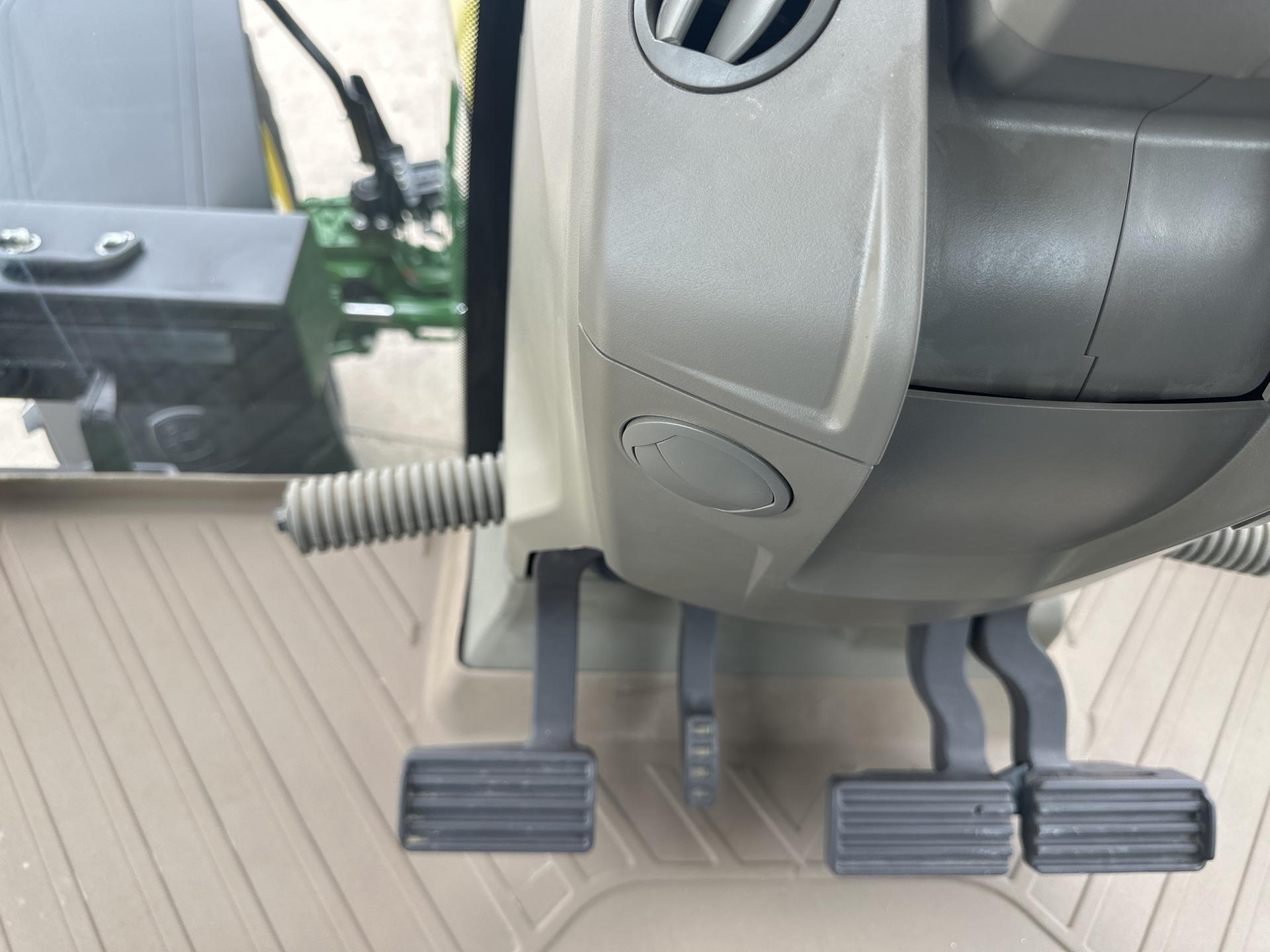 2023 John Deere 7R 230 Image