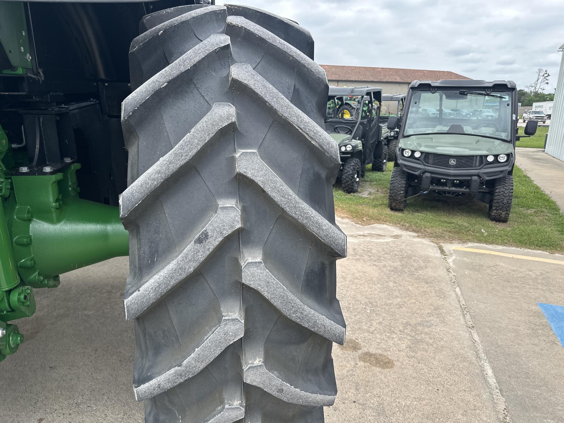 2023 John Deere 7R 230 Image