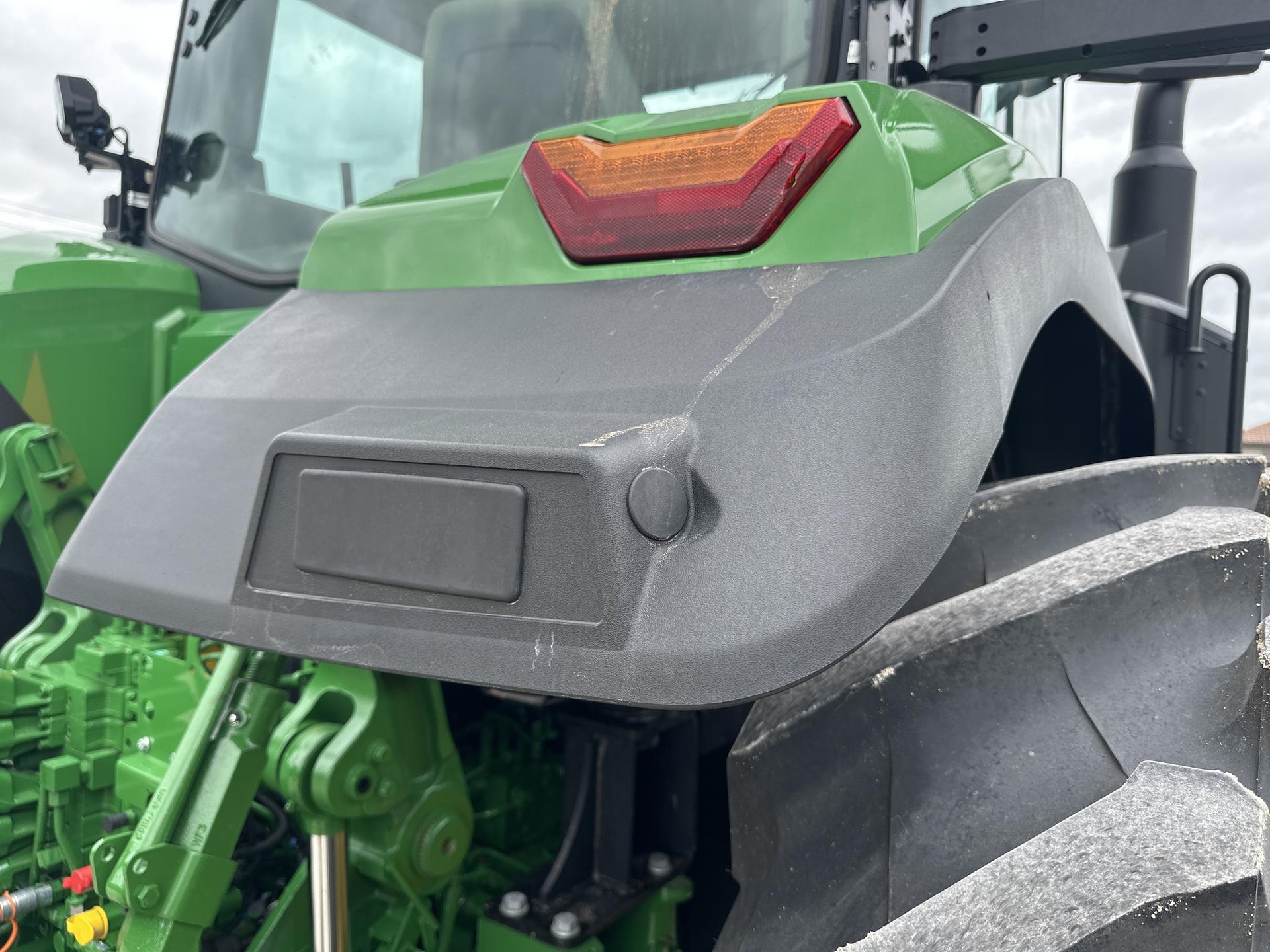 2023 John Deere 7R 230 Image