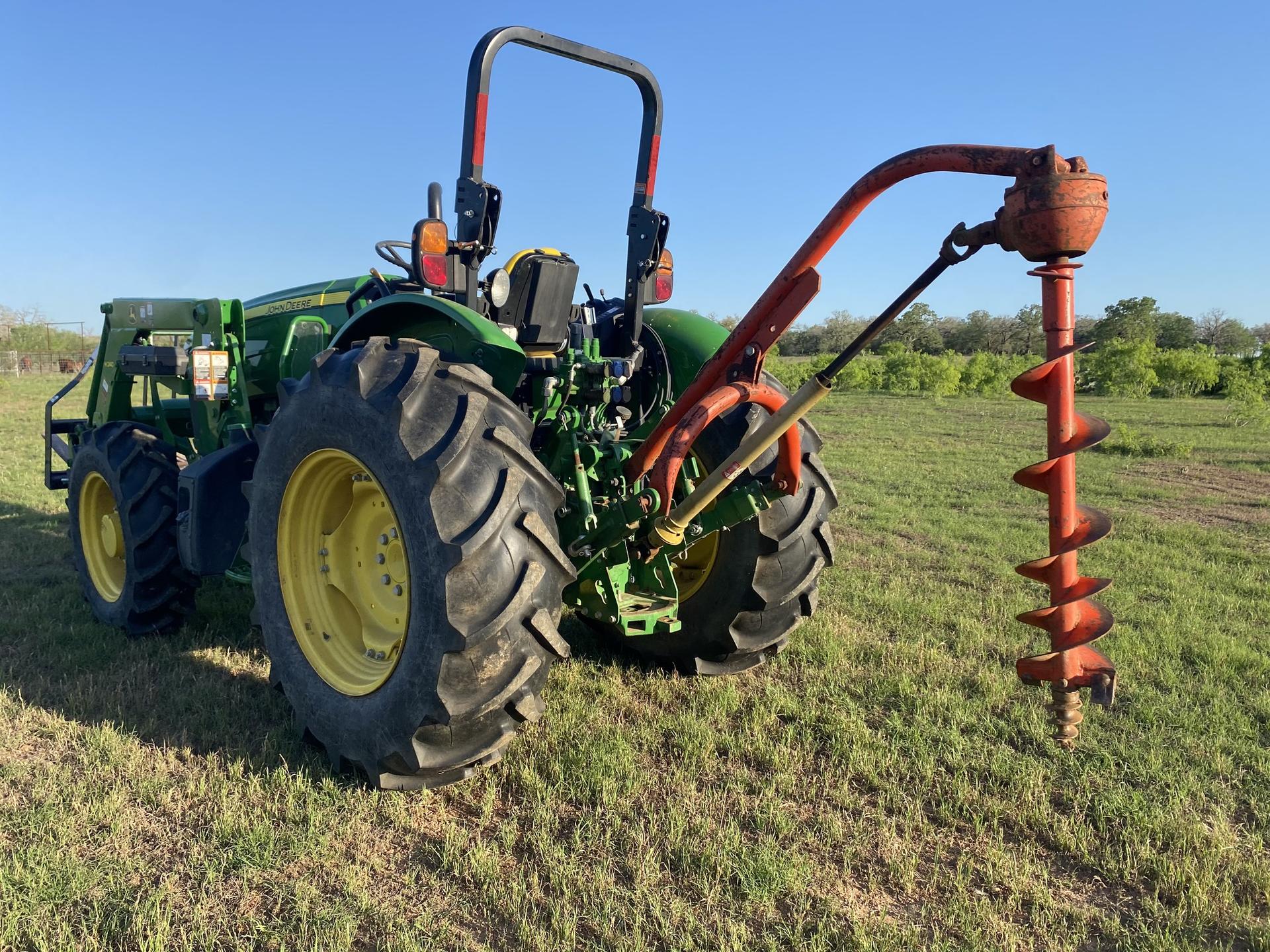 2017 John Deere 5100E Image