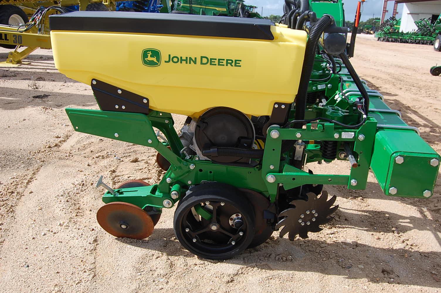 2024 John Deere 1725 Image