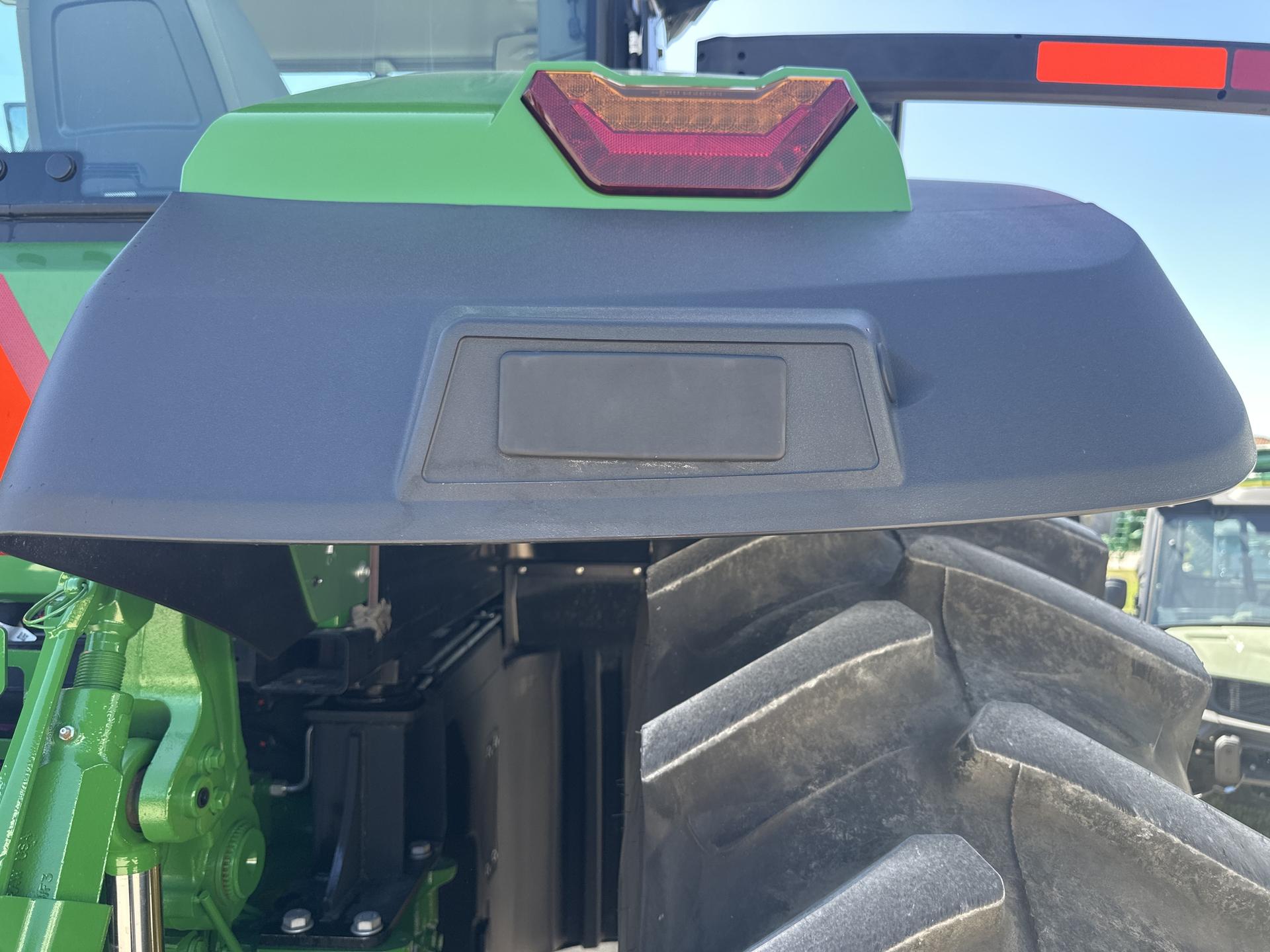 2023 John Deere 7R 230 Image