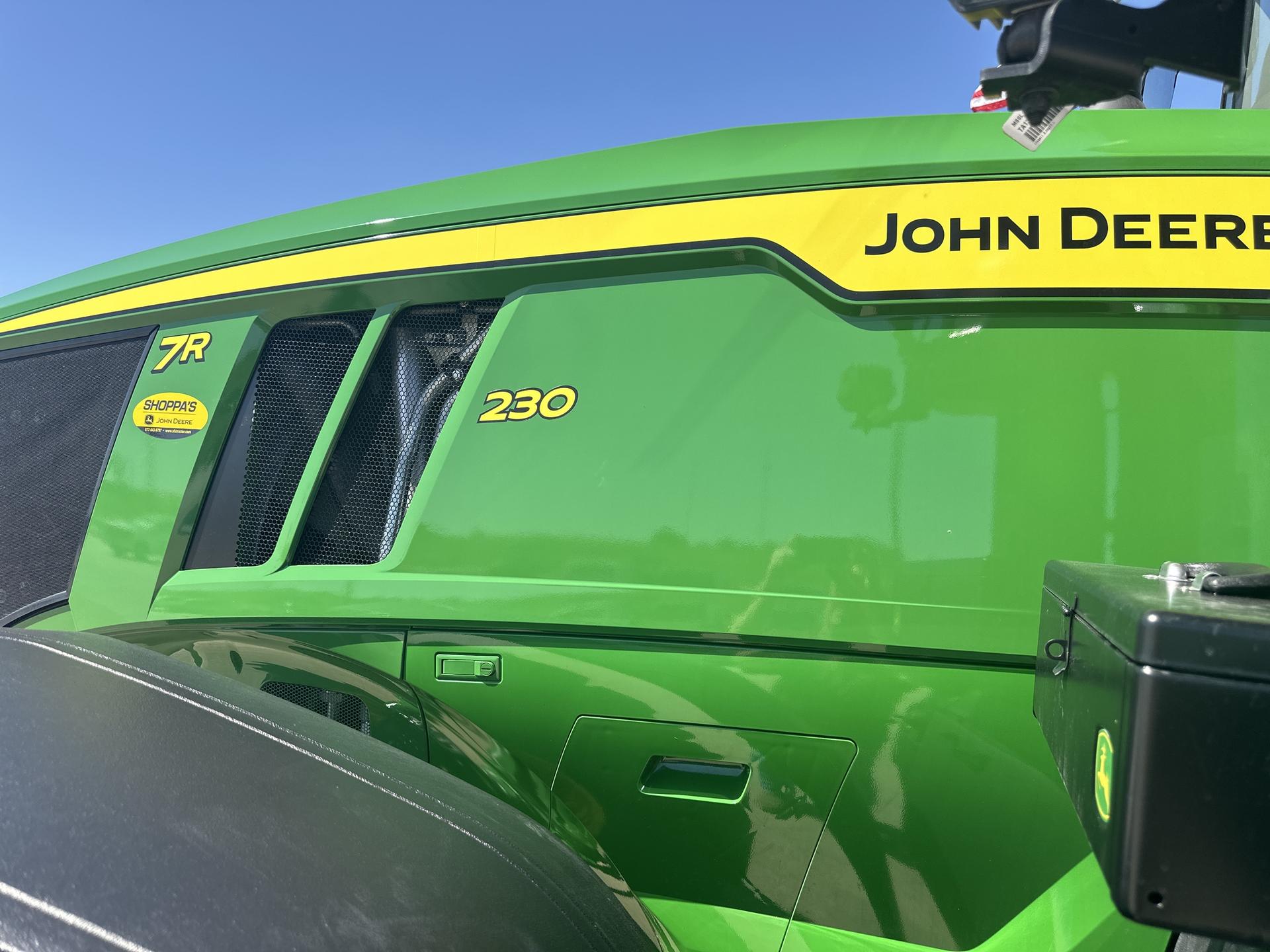 2023 John Deere 7R 230 Image
