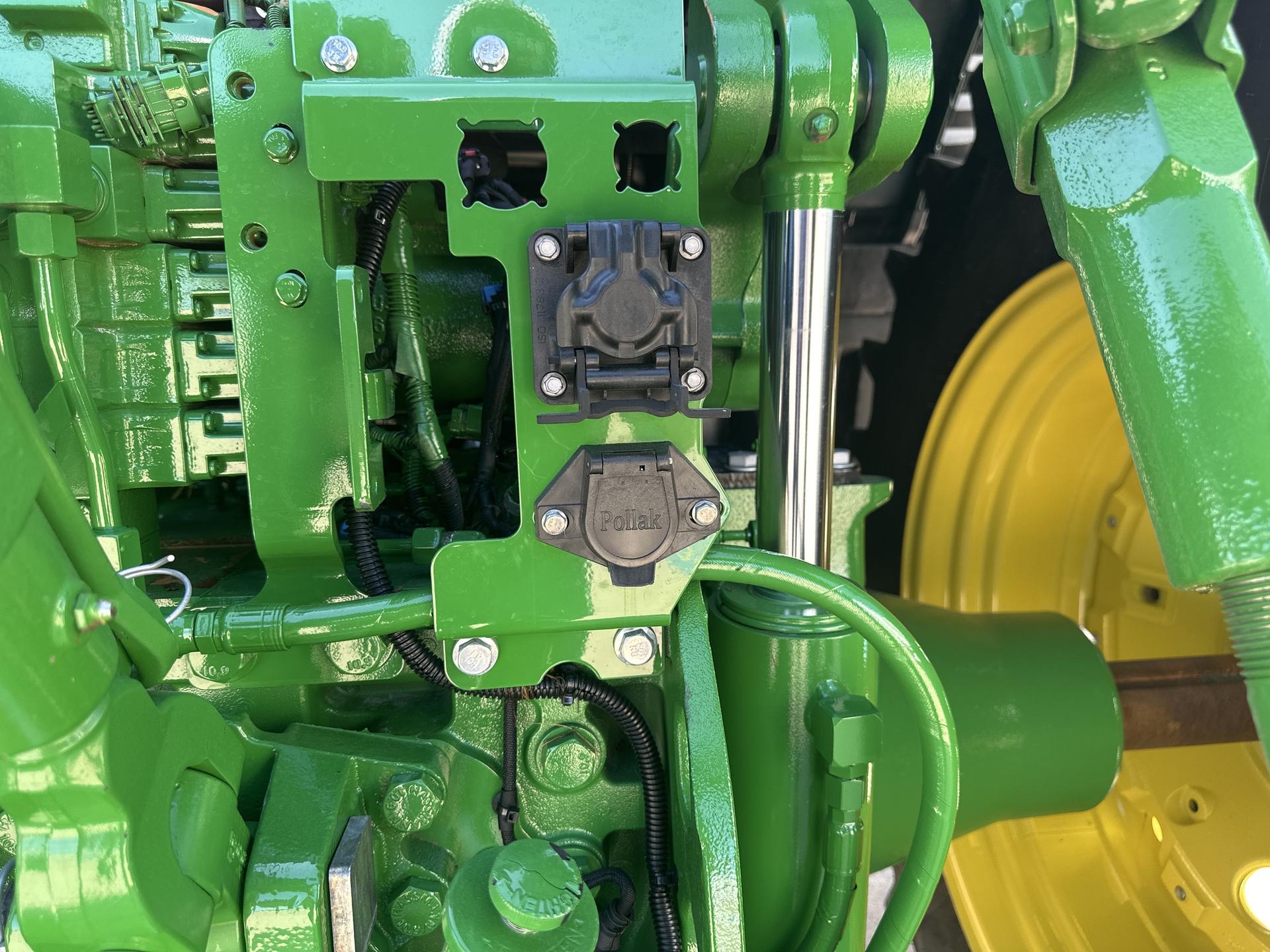2023 John Deere 7R 230 Image
