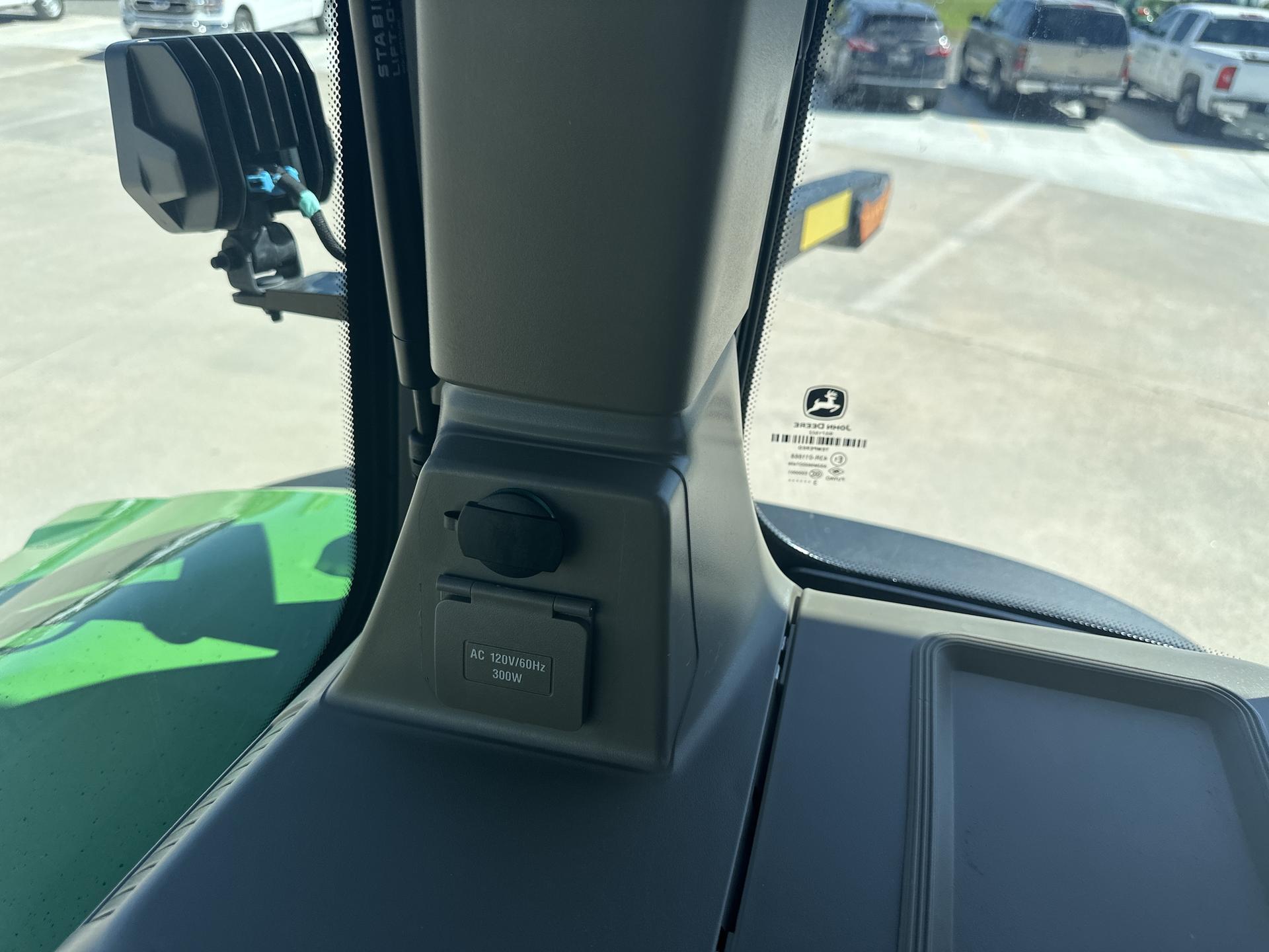2023 John Deere 7R 230 Image