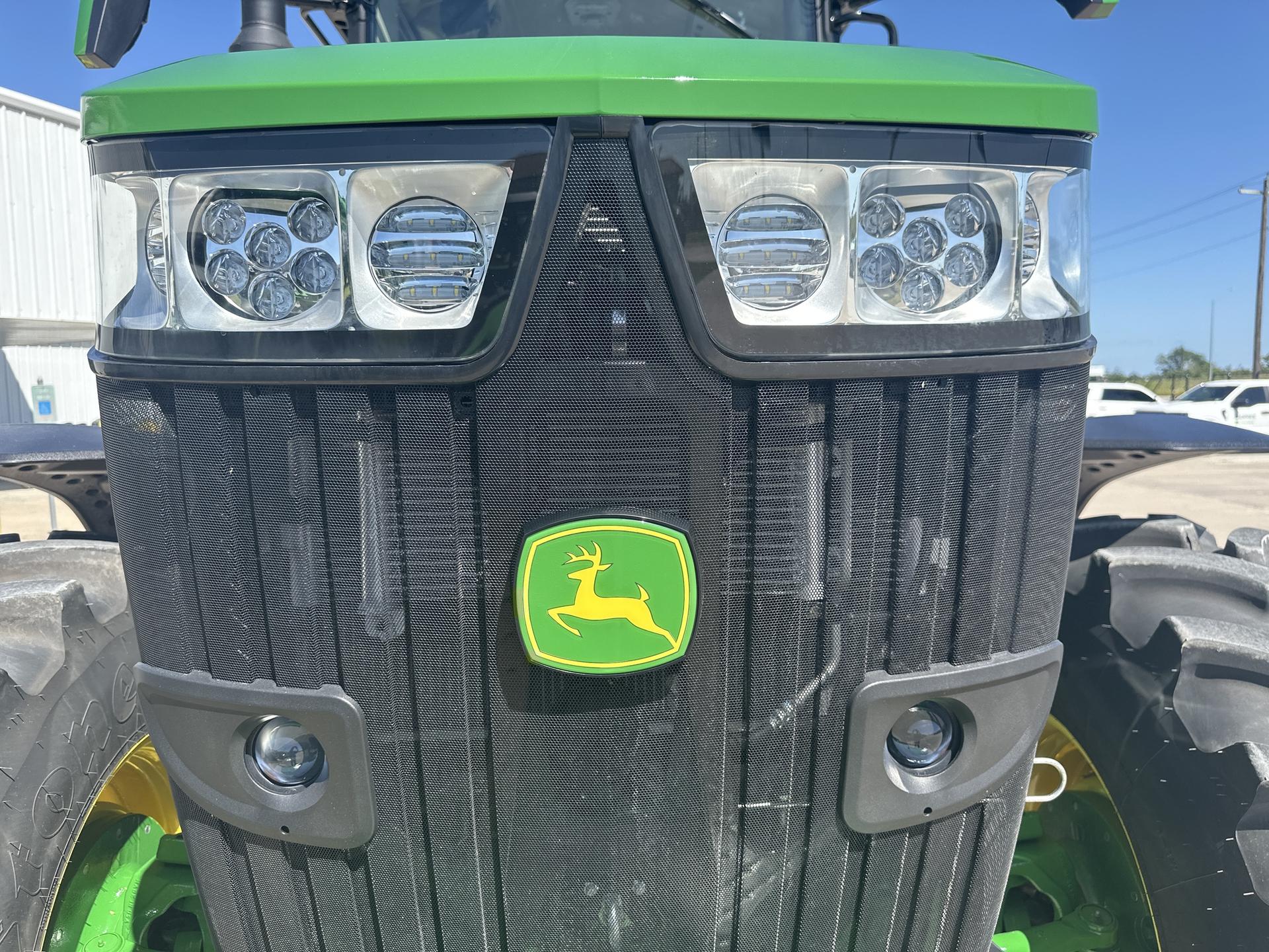 2023 John Deere 7R 230 Image