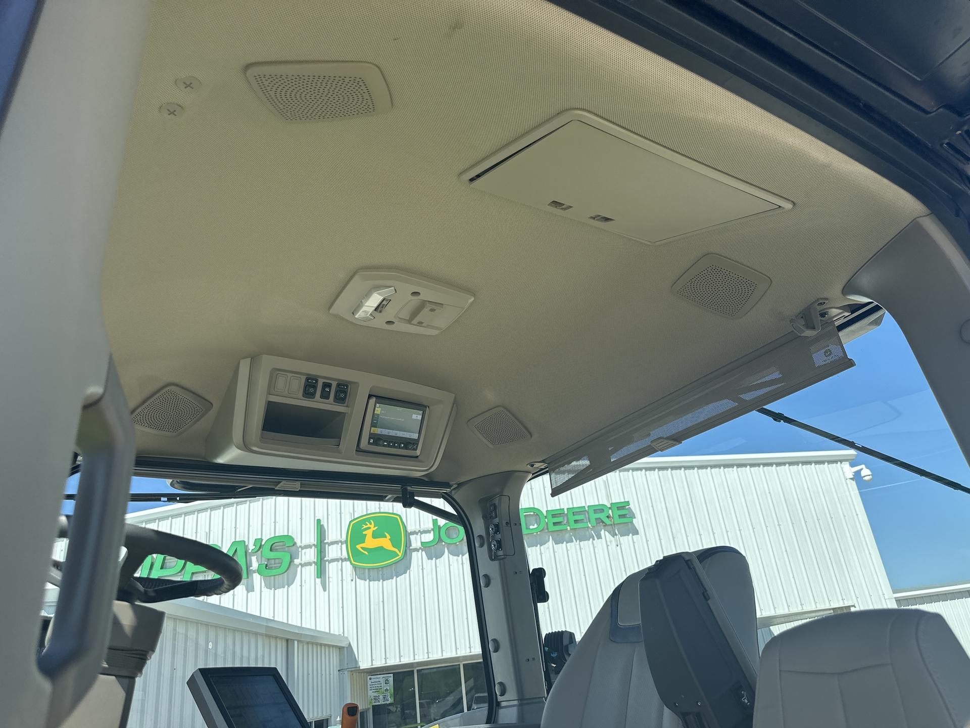 2023 John Deere 7R 230 Image