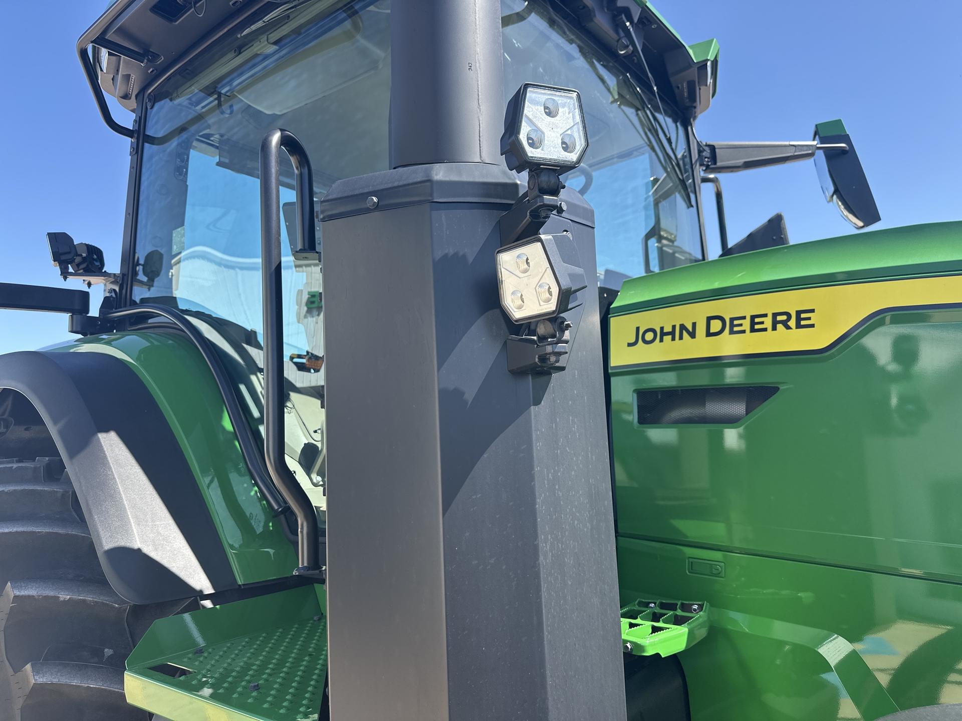2023 John Deere 7R 230 Image