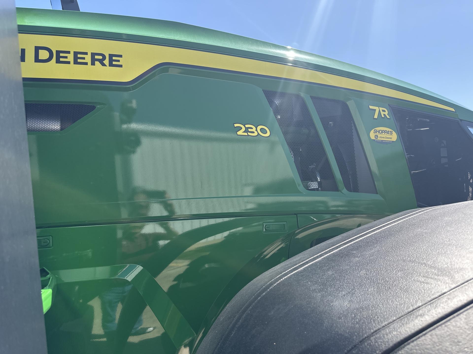 2023 John Deere 7R 230 Image
