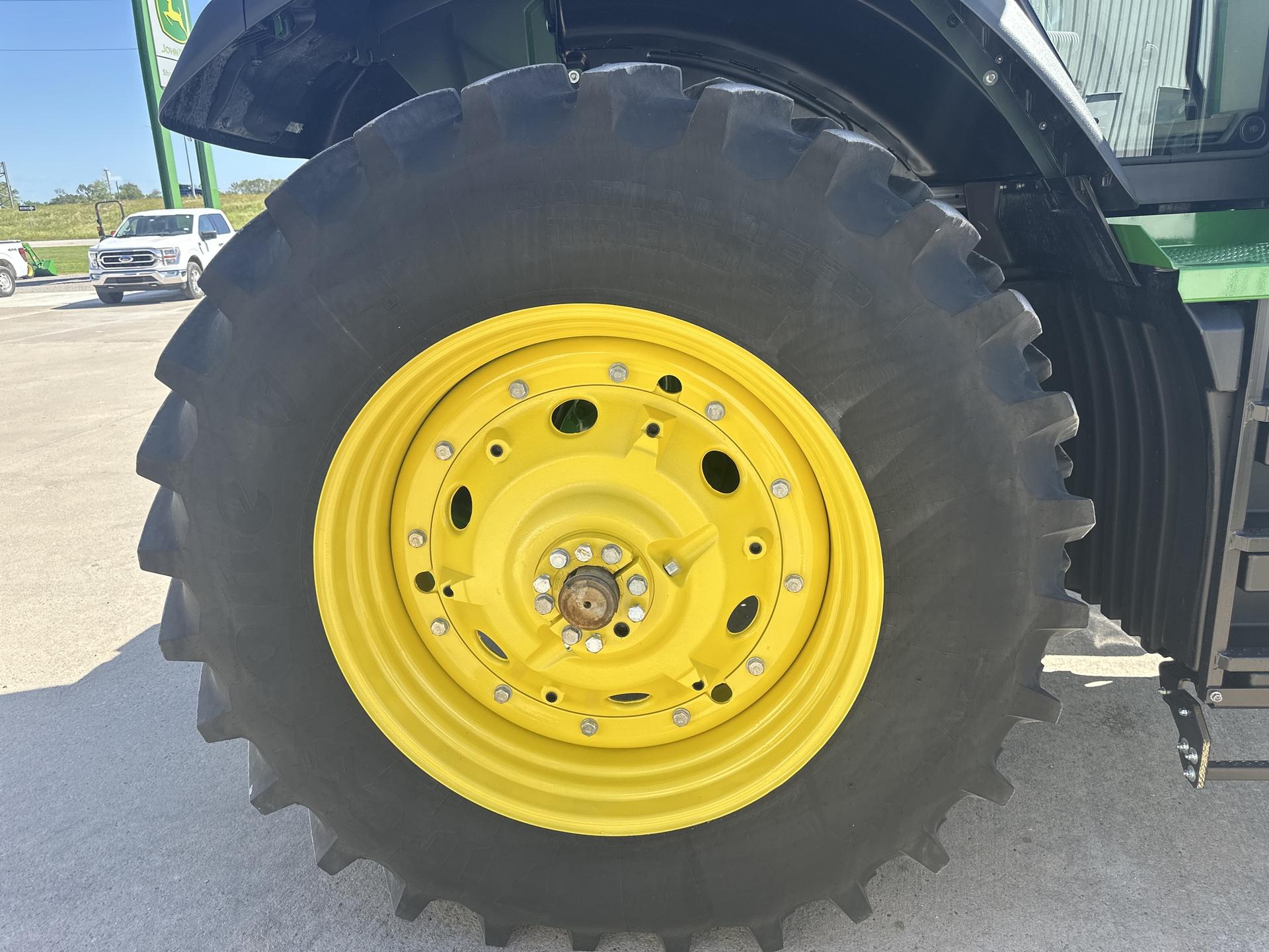 2023 John Deere 7R 230 Image