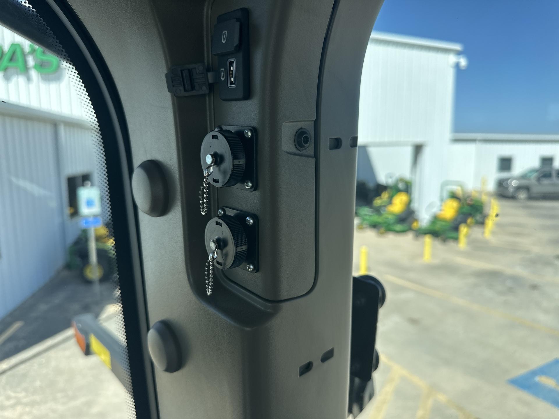 2023 John Deere 7R 230 Image