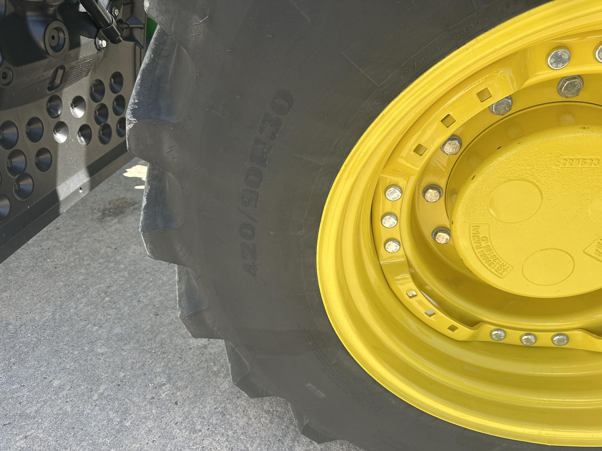 2023 John Deere 7R 230 Image