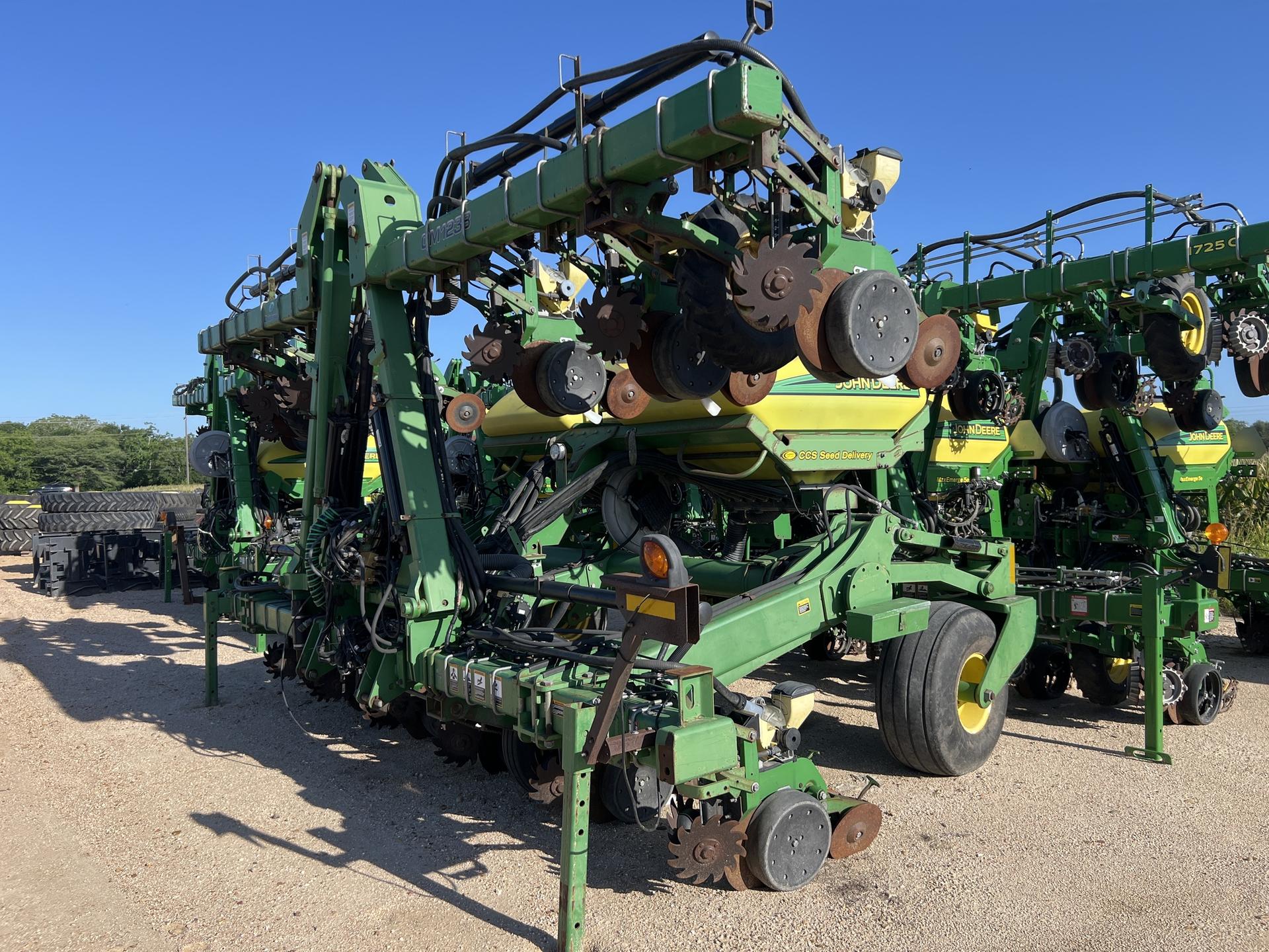 2010 John Deere DR12X Image