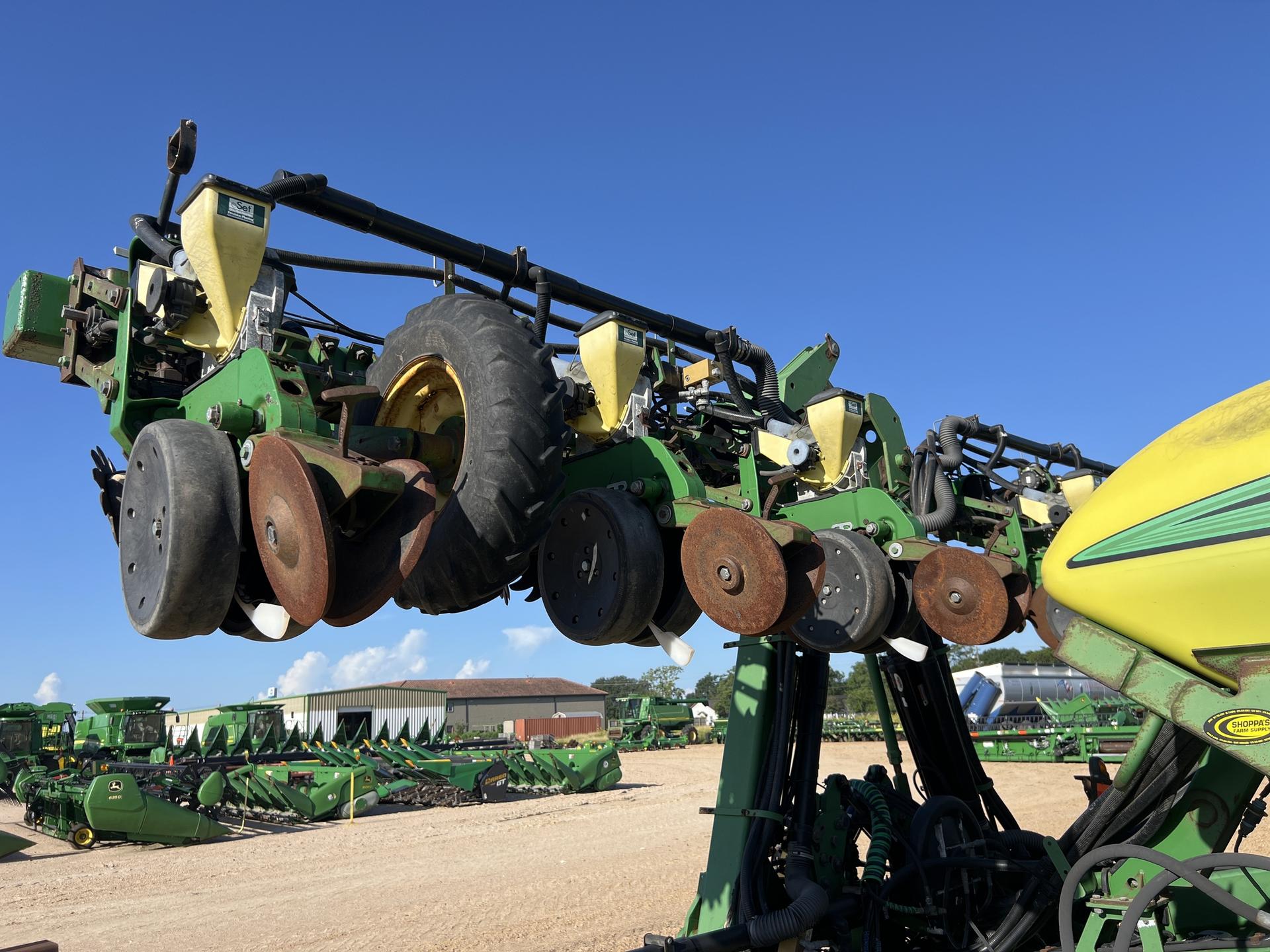 2010 John Deere DR12X Image