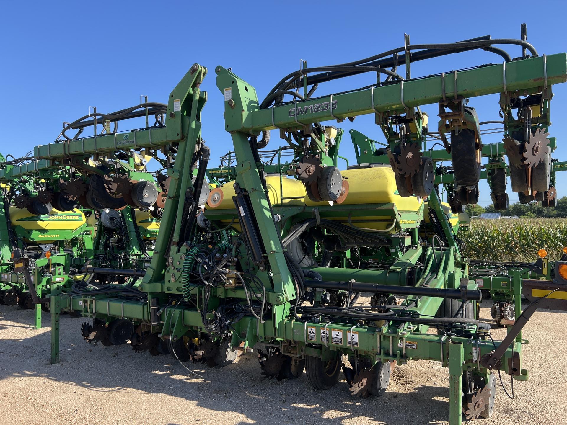 2010 John Deere DR12X Image