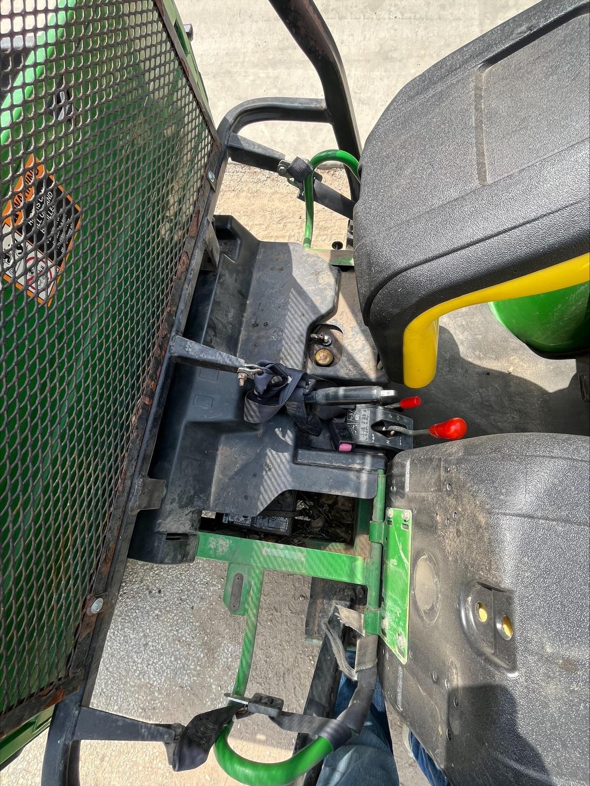 2005 John Deere 4X2 Image