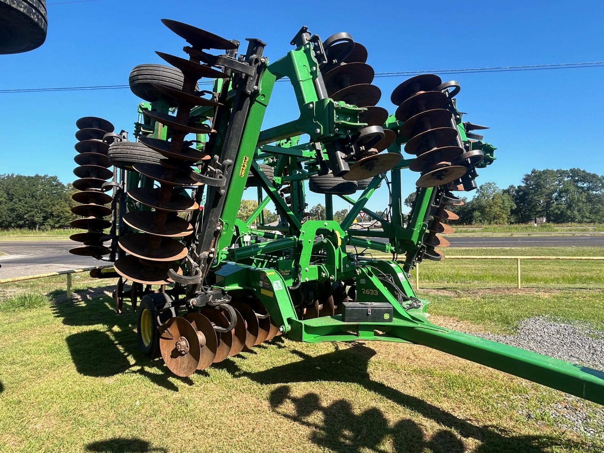 2023 John Deere 2633 LT FOLD DISK – 36’5″ Image