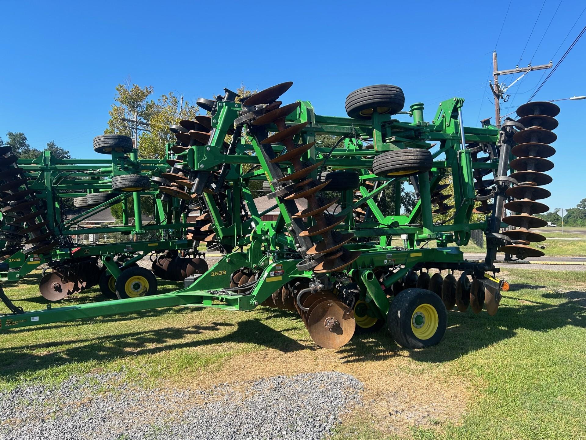 2023 John Deere 2633 LT FOLD DISK – 36’5″ Image