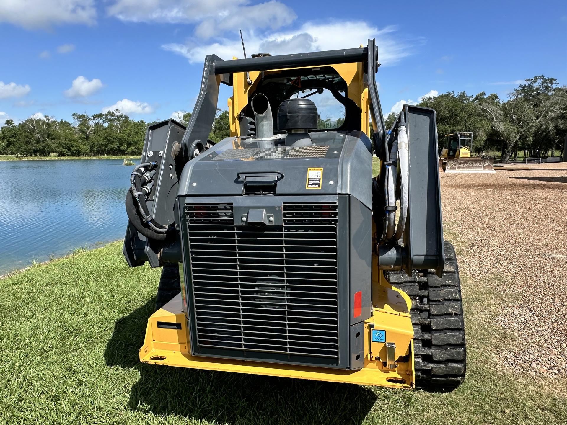 2022 John Deere 333G Image