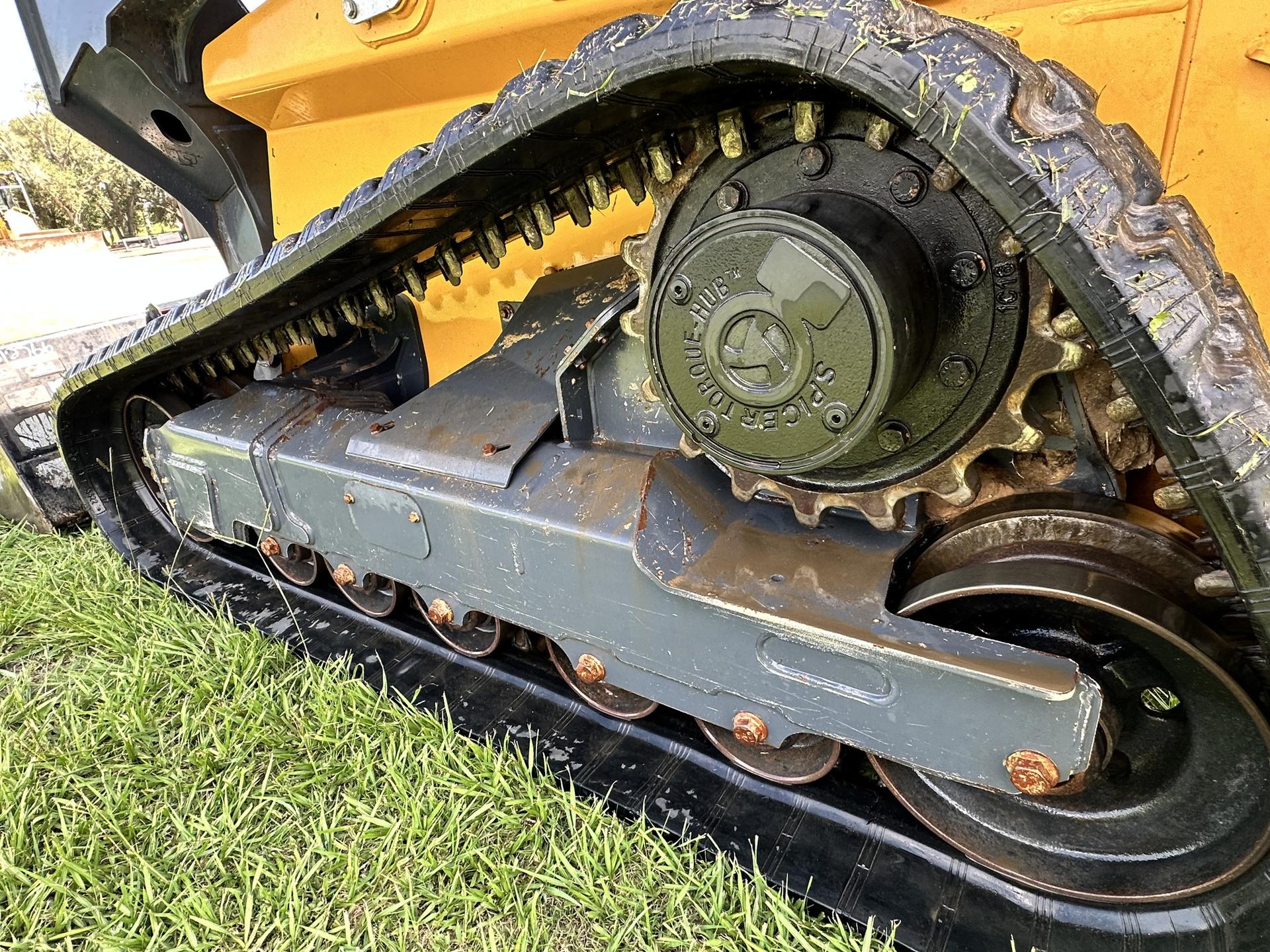 2022 John Deere 333G Image