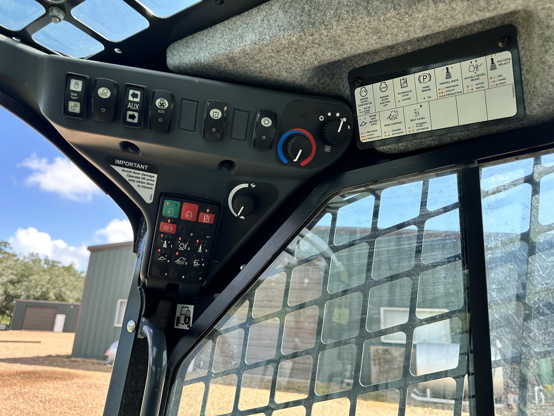 2022 John Deere 333G Image