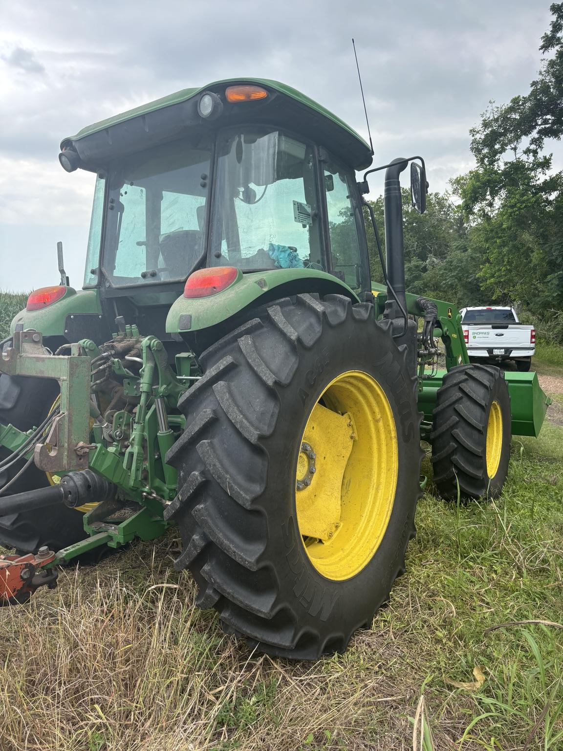 2023 John Deere 6135E Cab Image