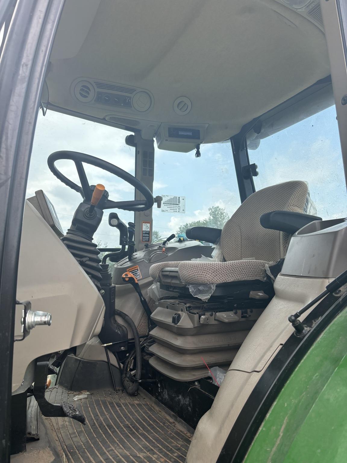 2023 John Deere 6135E Cab Image