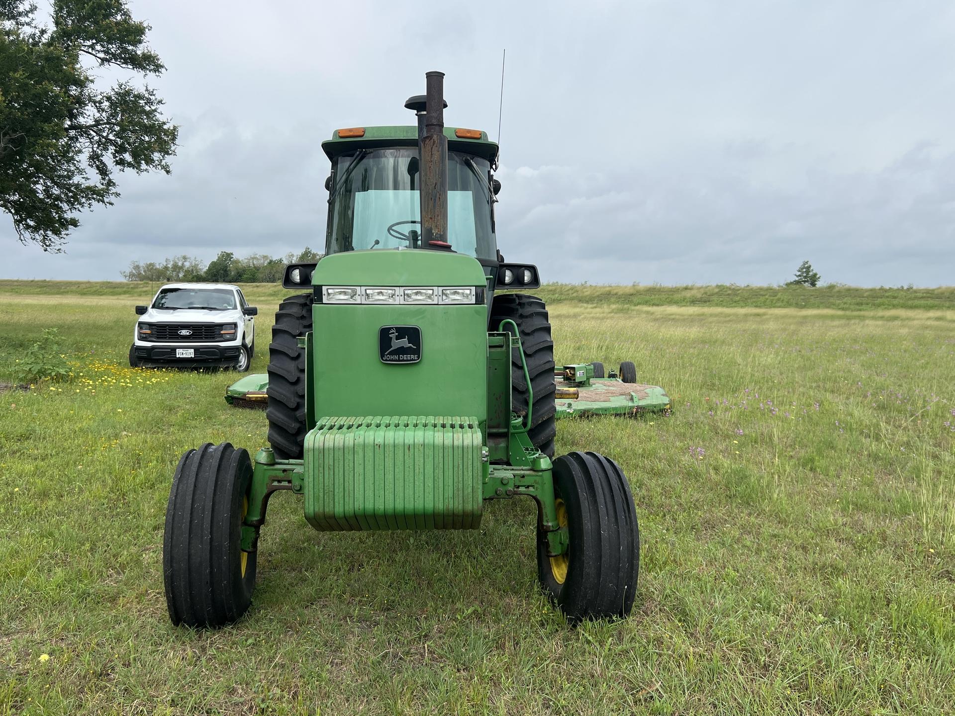 1990 John Deere 4555 Image
