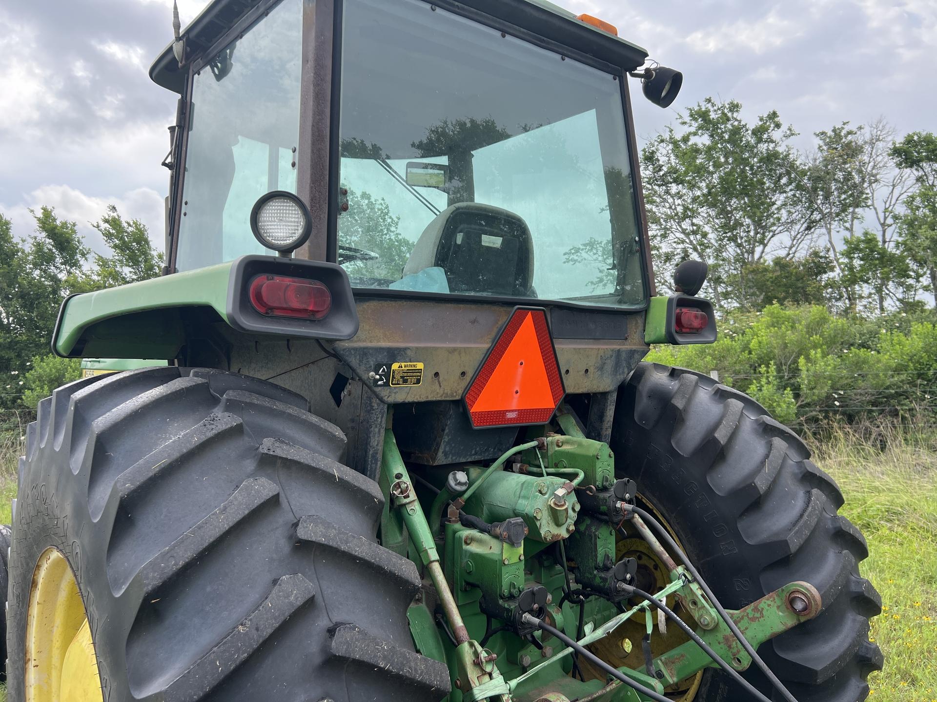 1990 John Deere 4555 Image