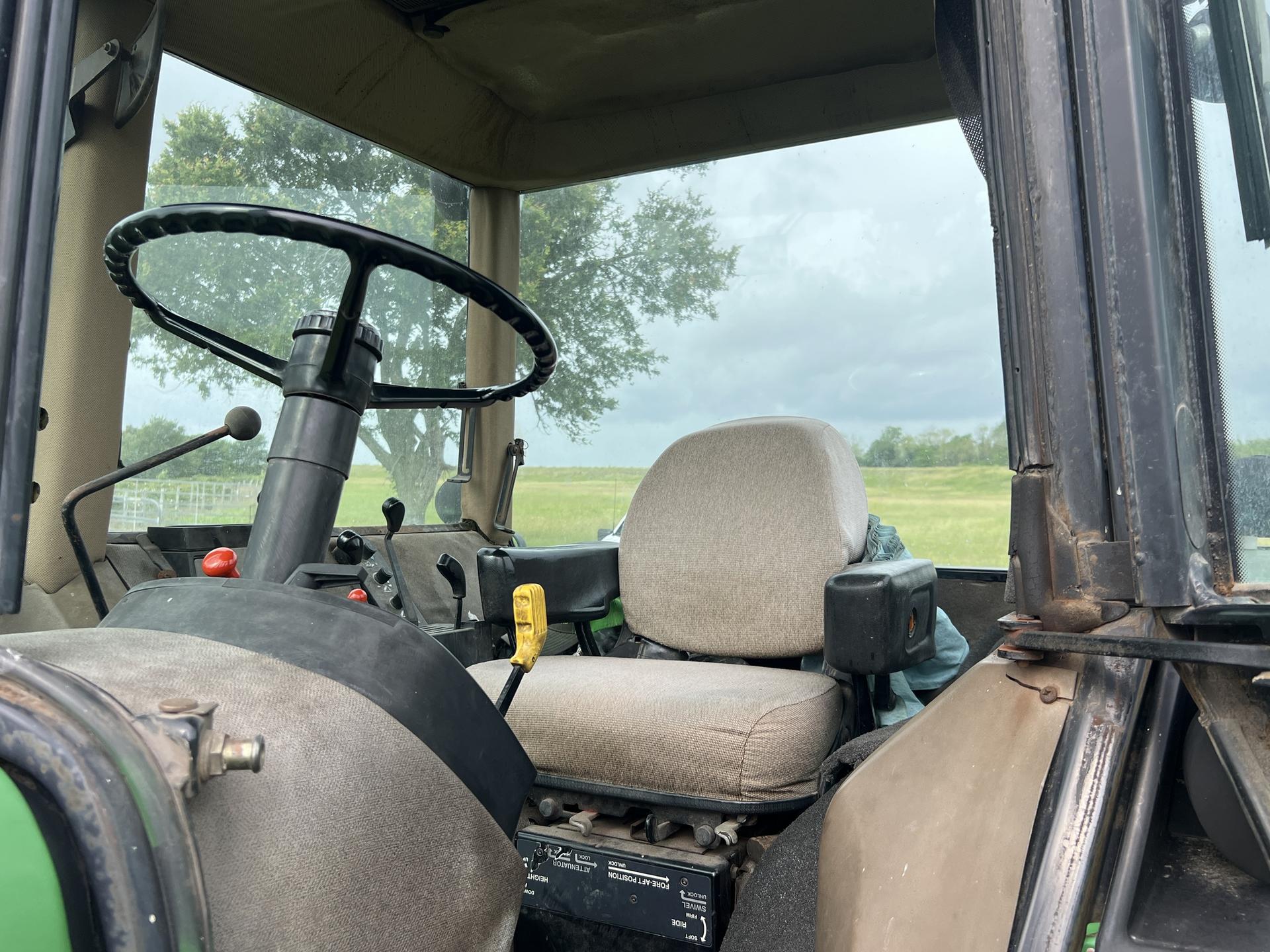 1990 John Deere 4555 Image