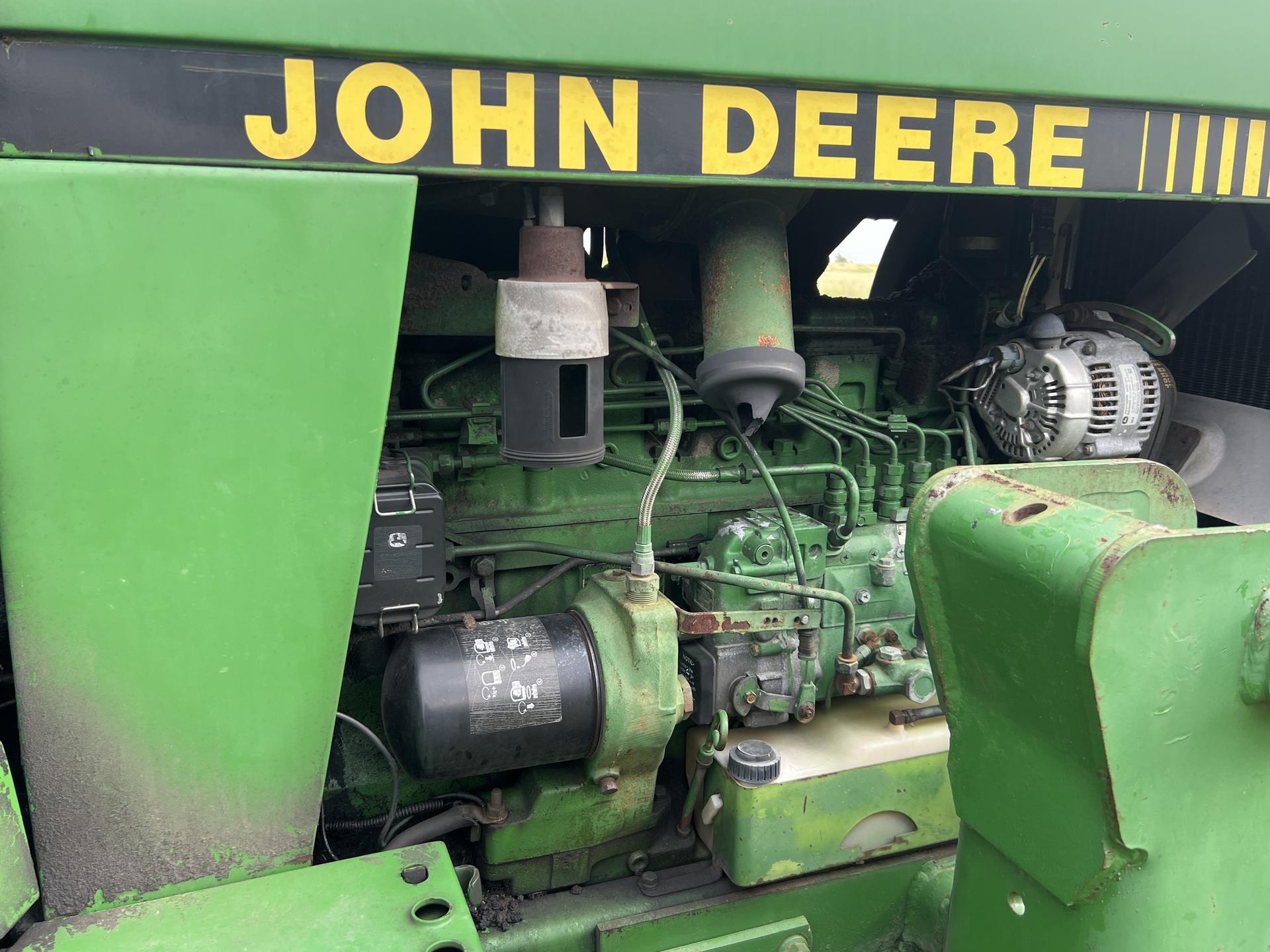 1990 John Deere 4555 Image