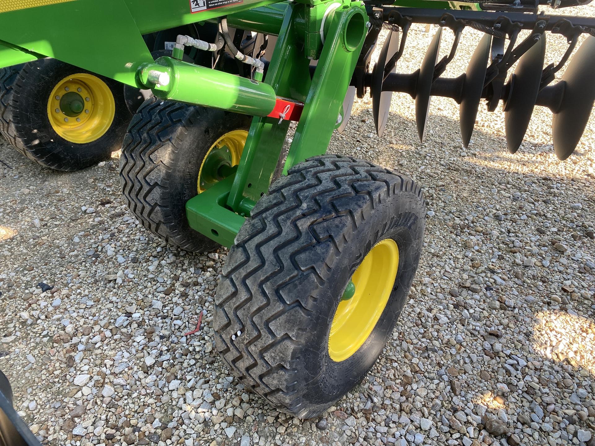 2023 John Deere 2633 Image
