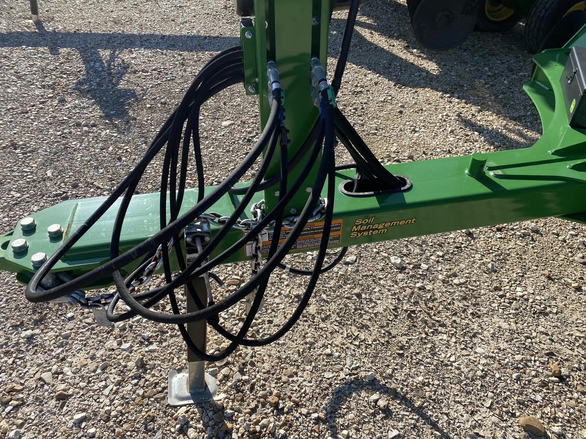 2023 John Deere 2633 Image
