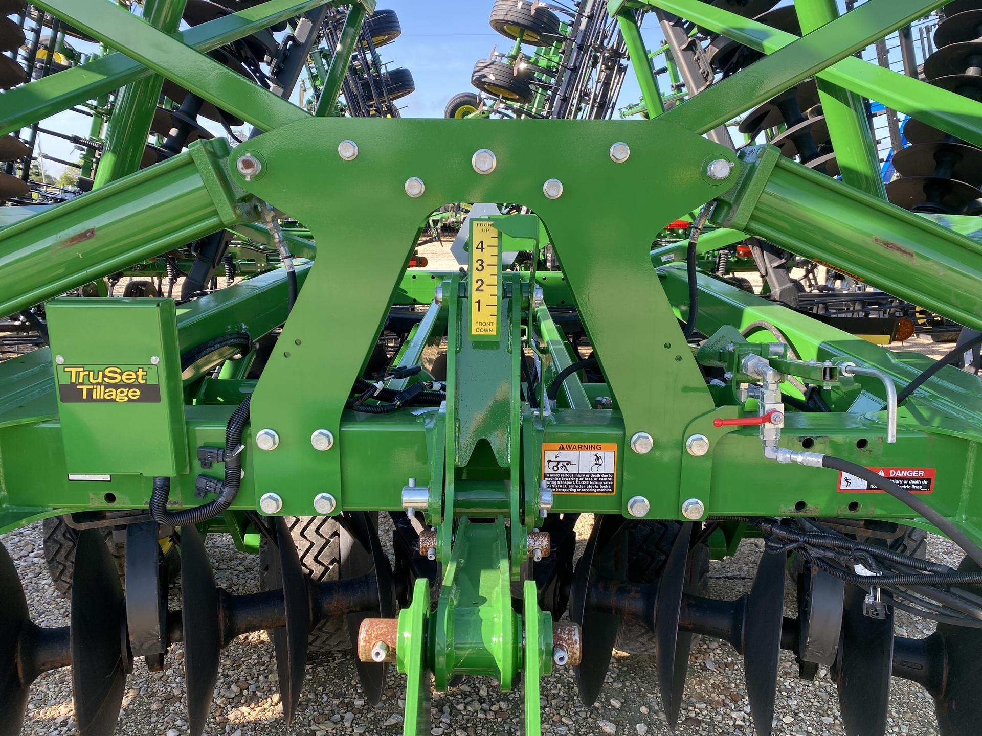 2023 John Deere 2633 Image