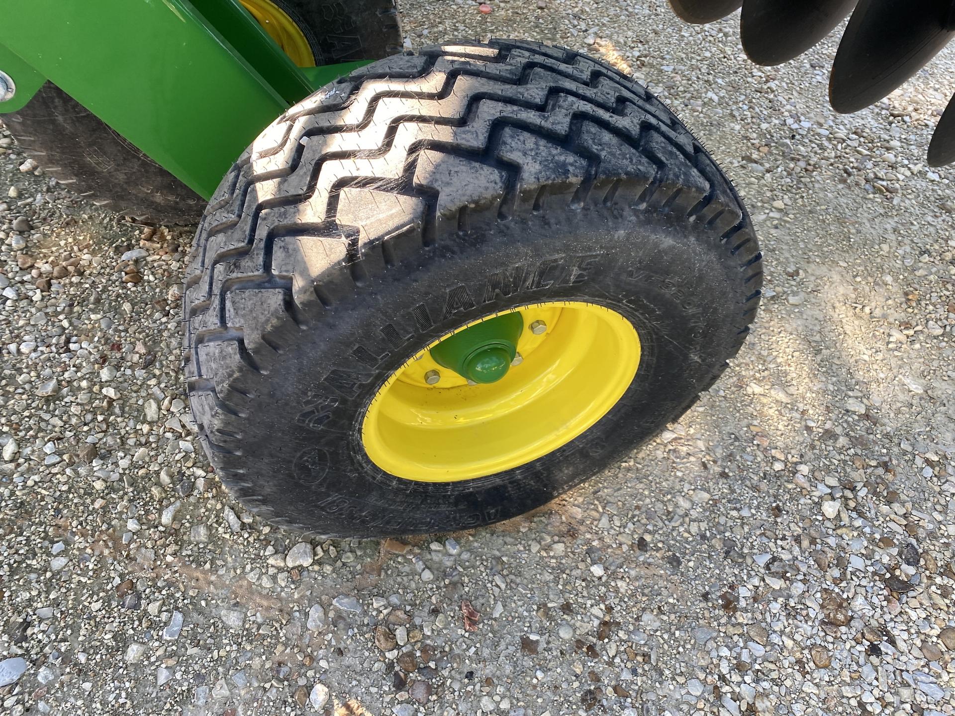2023 John Deere 2633 Image